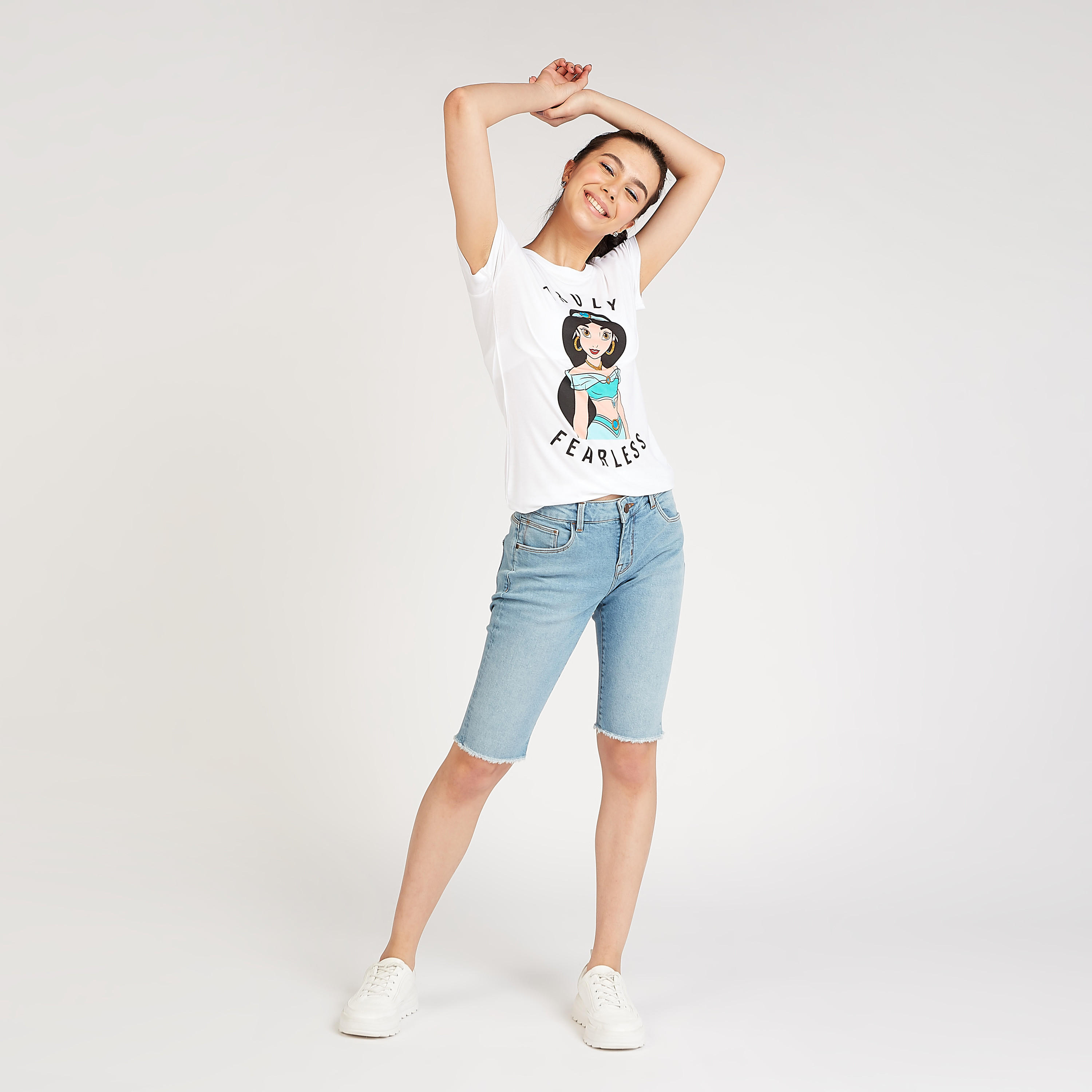 تيشيرت سكيني فيت بياقة مستديرة وأكمام قصيرة وطبعات جاسمين-women-clothing-tshirts-image-5
