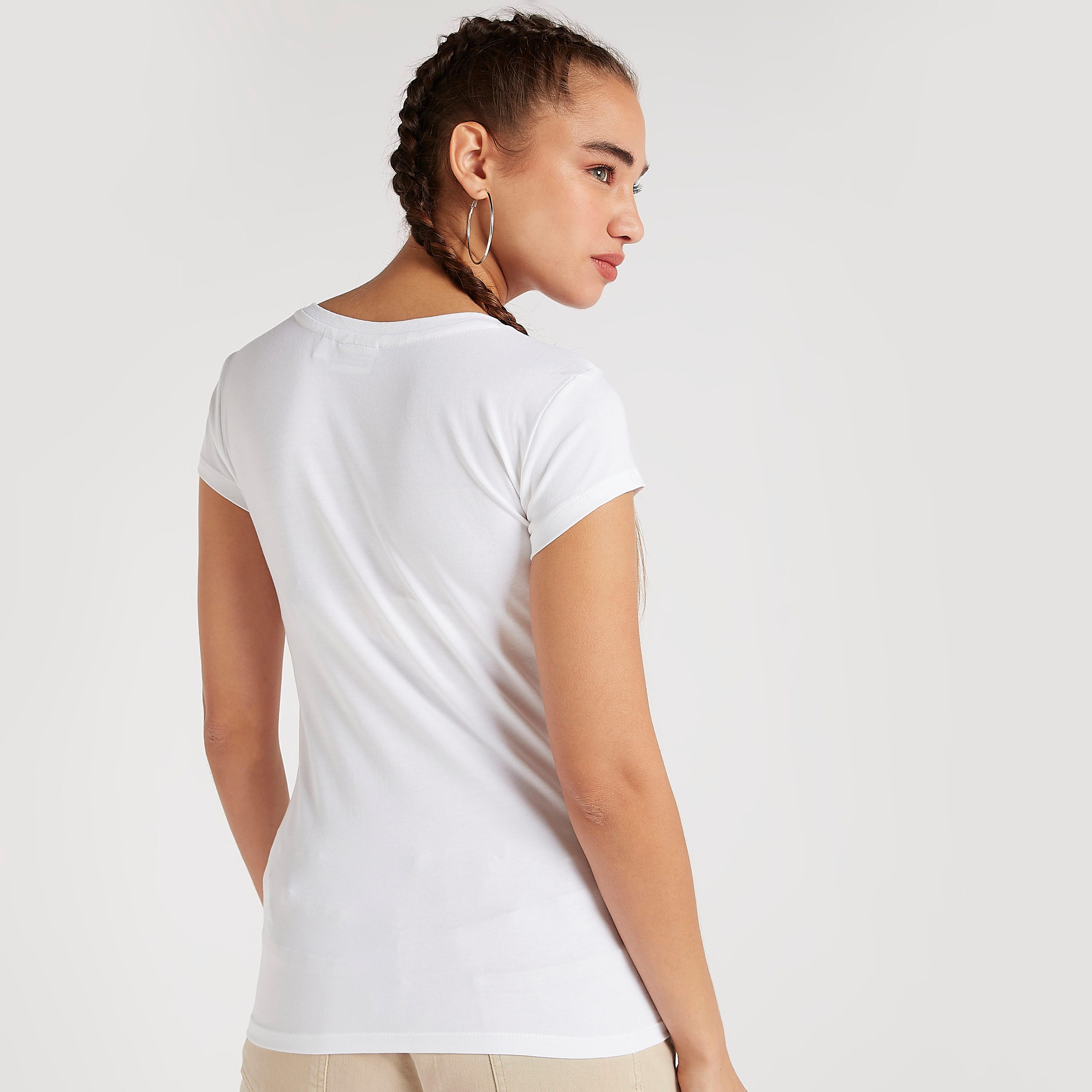 تيشيرت بأكمام قصيرة وياقة مستديرة وطبعات واندر وامن-women-clothing-tshirts-image-4