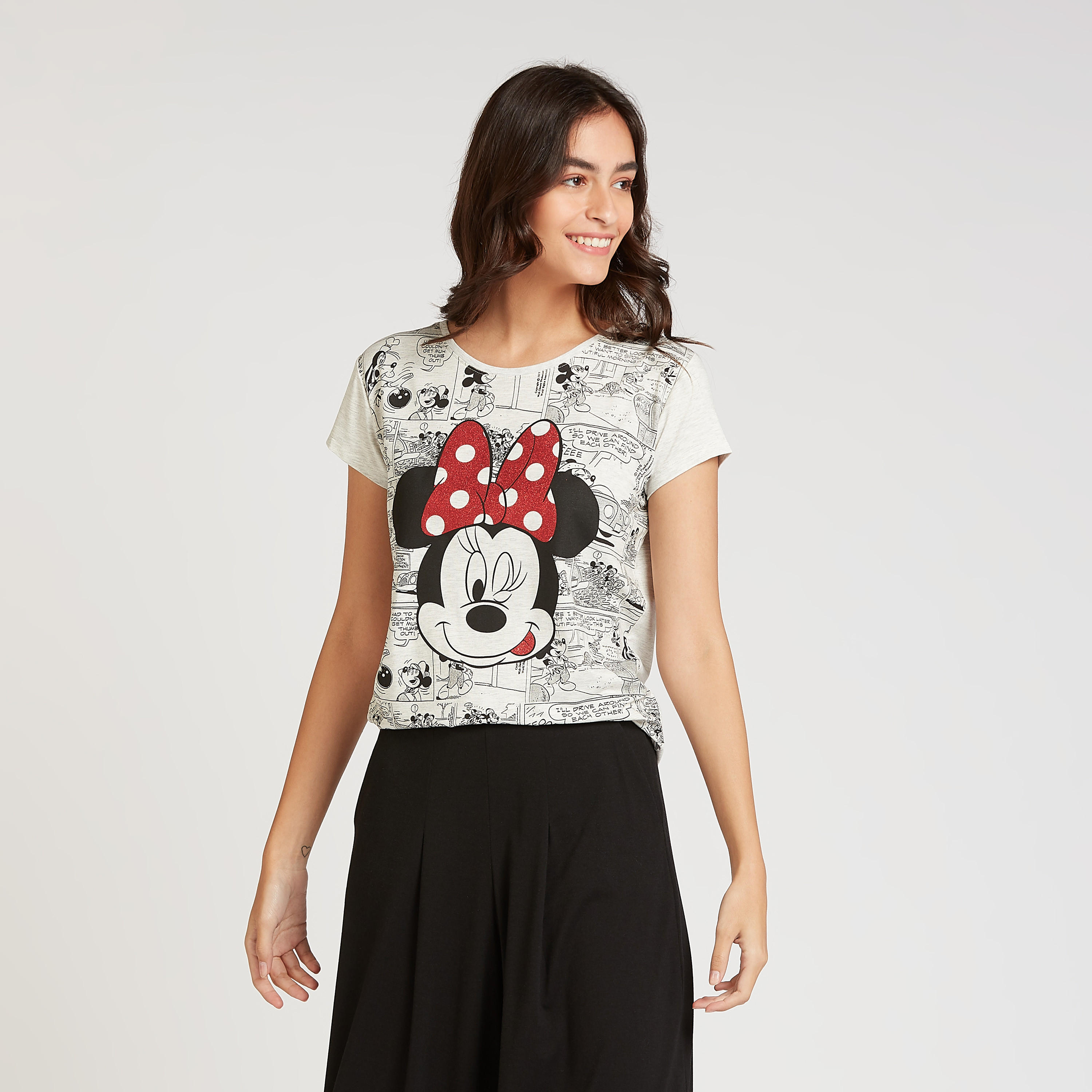 تيشيرت مستدام بياقة مستديرة وأكمام كاب وطبعات ميني ماوس-women-clothing-tshirts-image-1