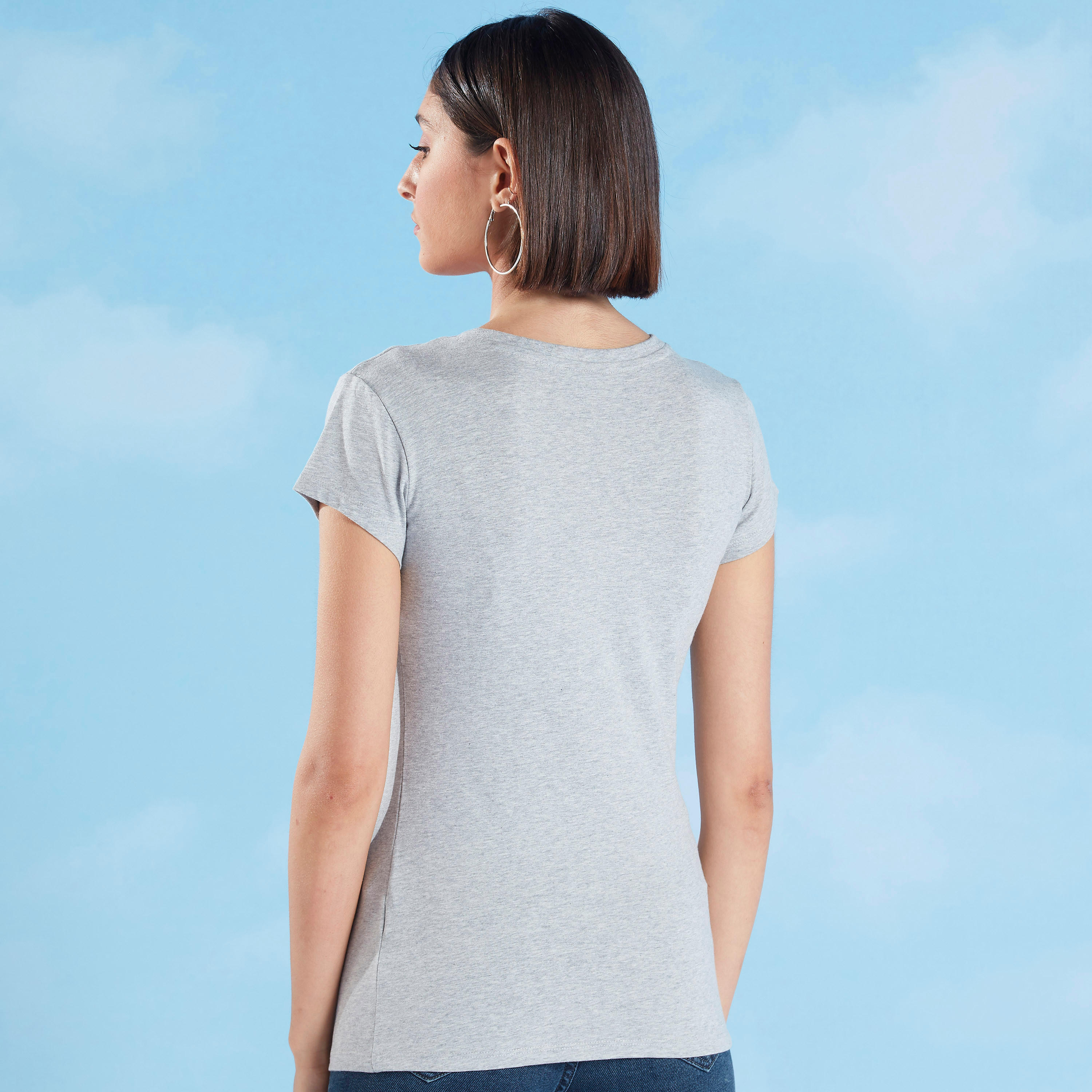 تيشيرت بياقة ضيقة وأكمام قصيرة وطبعات جرافيكيّة-women-clothing-tshirts-image-4