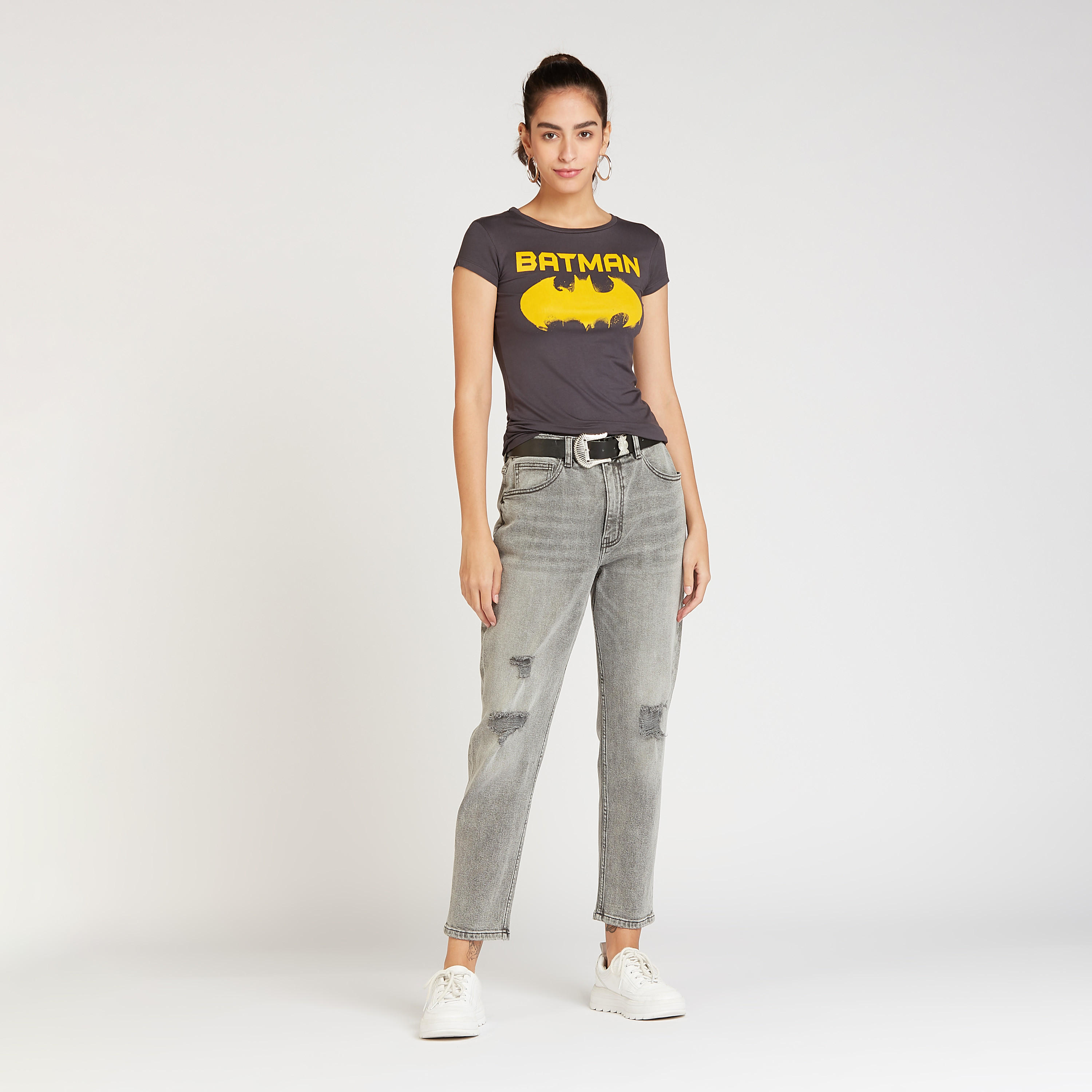 تيشيرت مستدام بياقة مستديرة وأكمام كاب وطبعات باتمان-women-clothing-tshirts-image-2