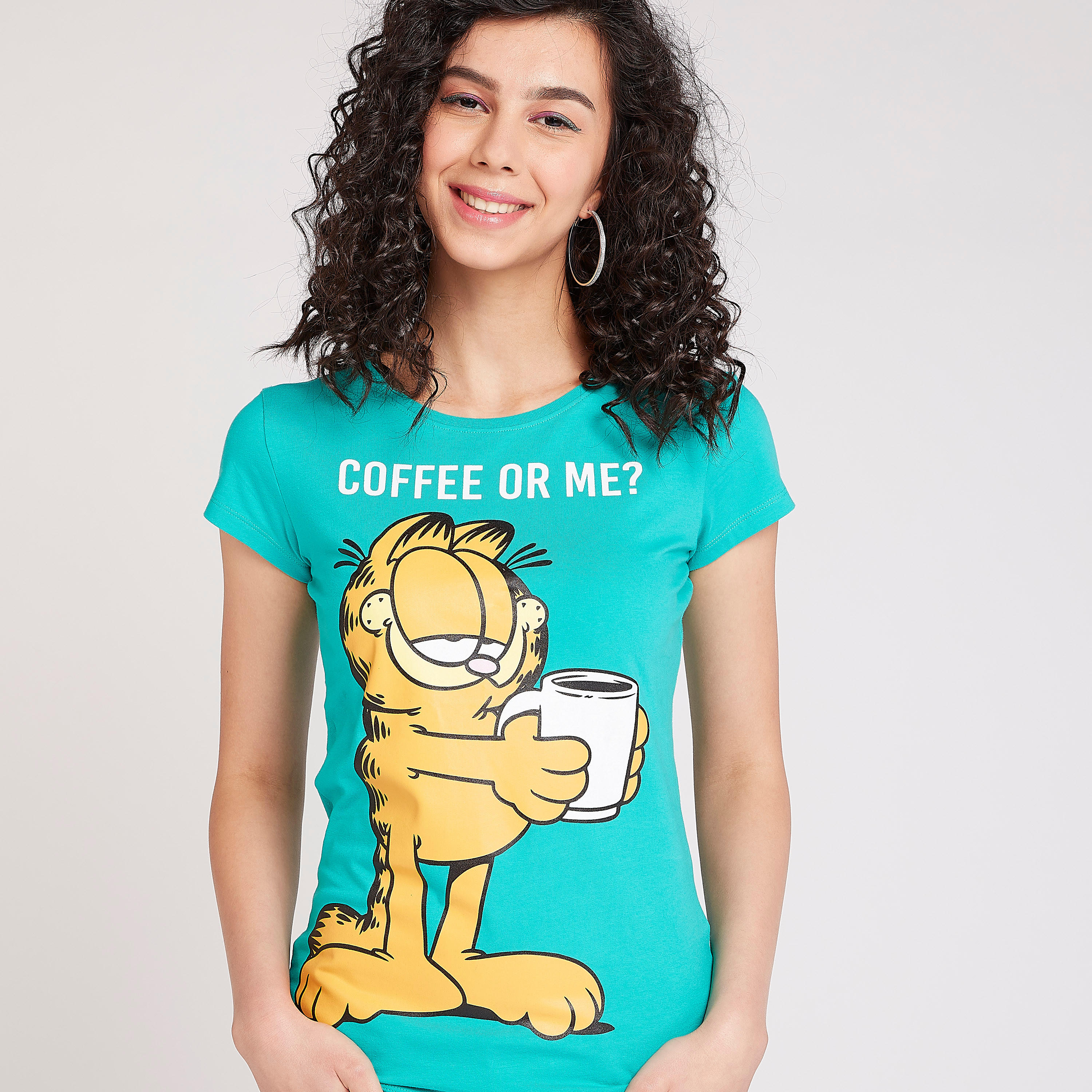 تيشيرت مستدام بياقة ضيّقة وأكمام كاب وطبعات غارفيد-women-clothing-tshirts-image-3