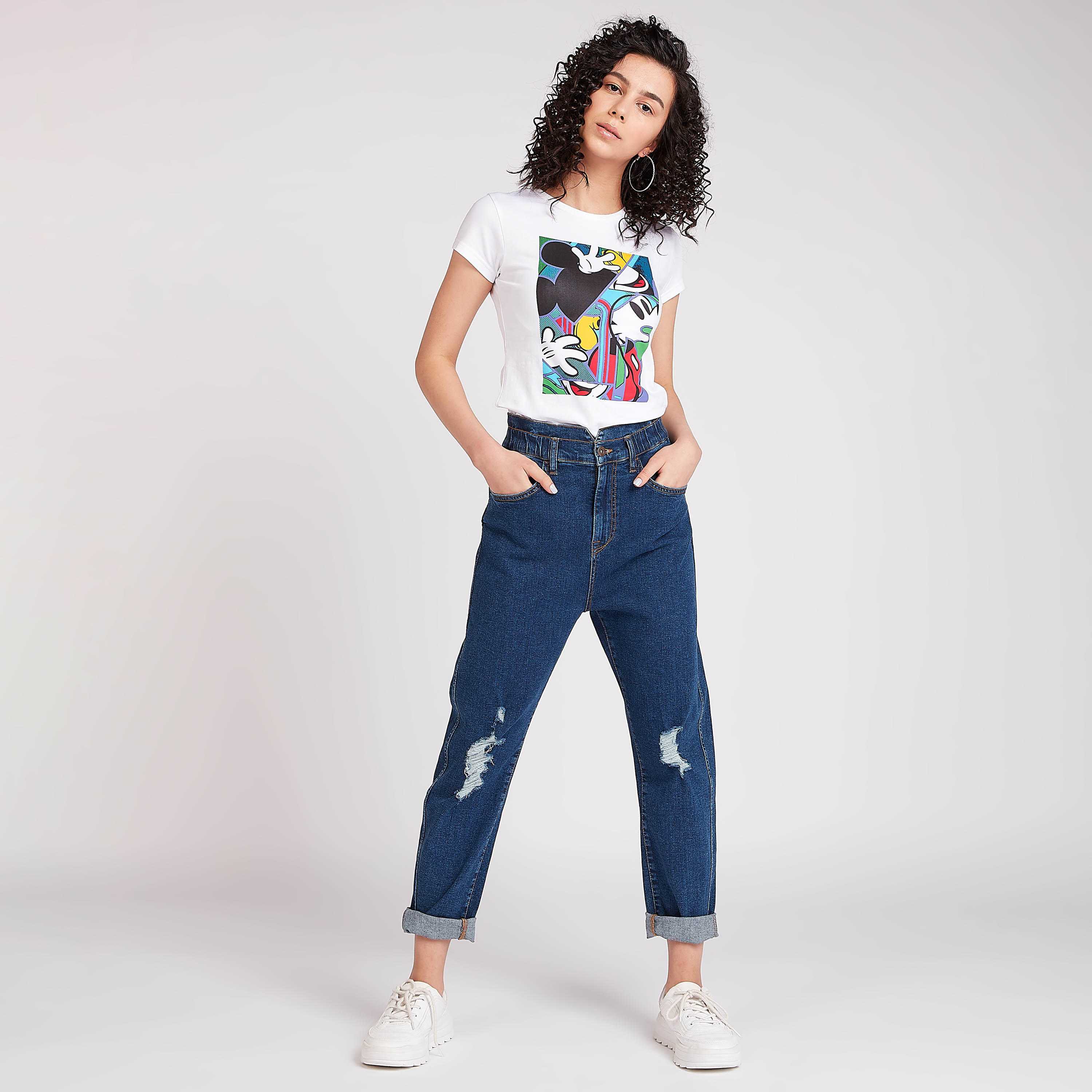 تيشيرت سكيني فيت بياقة ضيقة وأكمام كاب وطبعات ميكي ماوس-women-clothing-tshirts-image-2