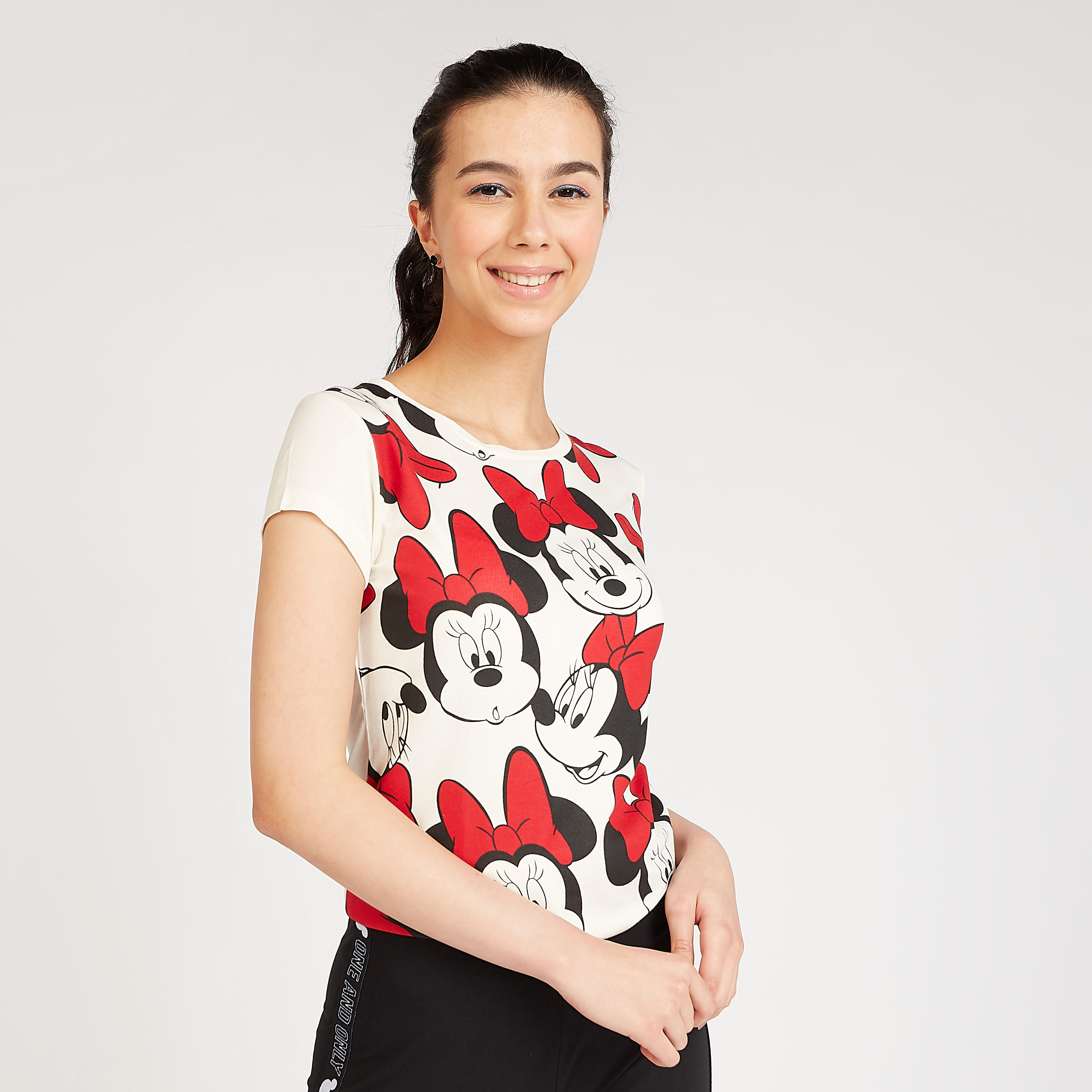 تيشيرت مستدام بأكمام قصيرة وطبعات ميني ماوس-women-clothing-tshirts-image-1