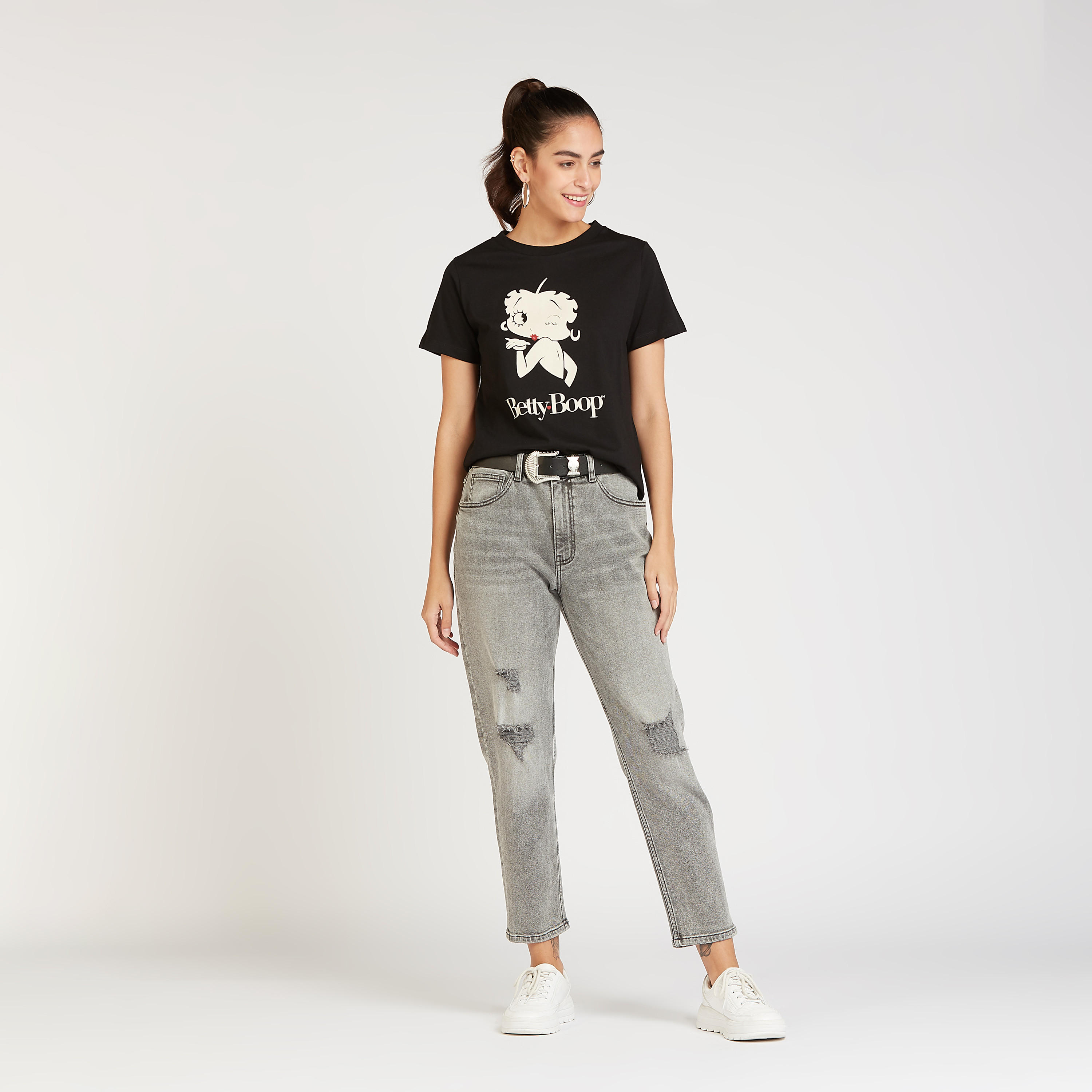 تيشيرت بياقة ضيقة وأكمام قصيرة وطبعات سنوبي-women-clothing-tshirts-image-2