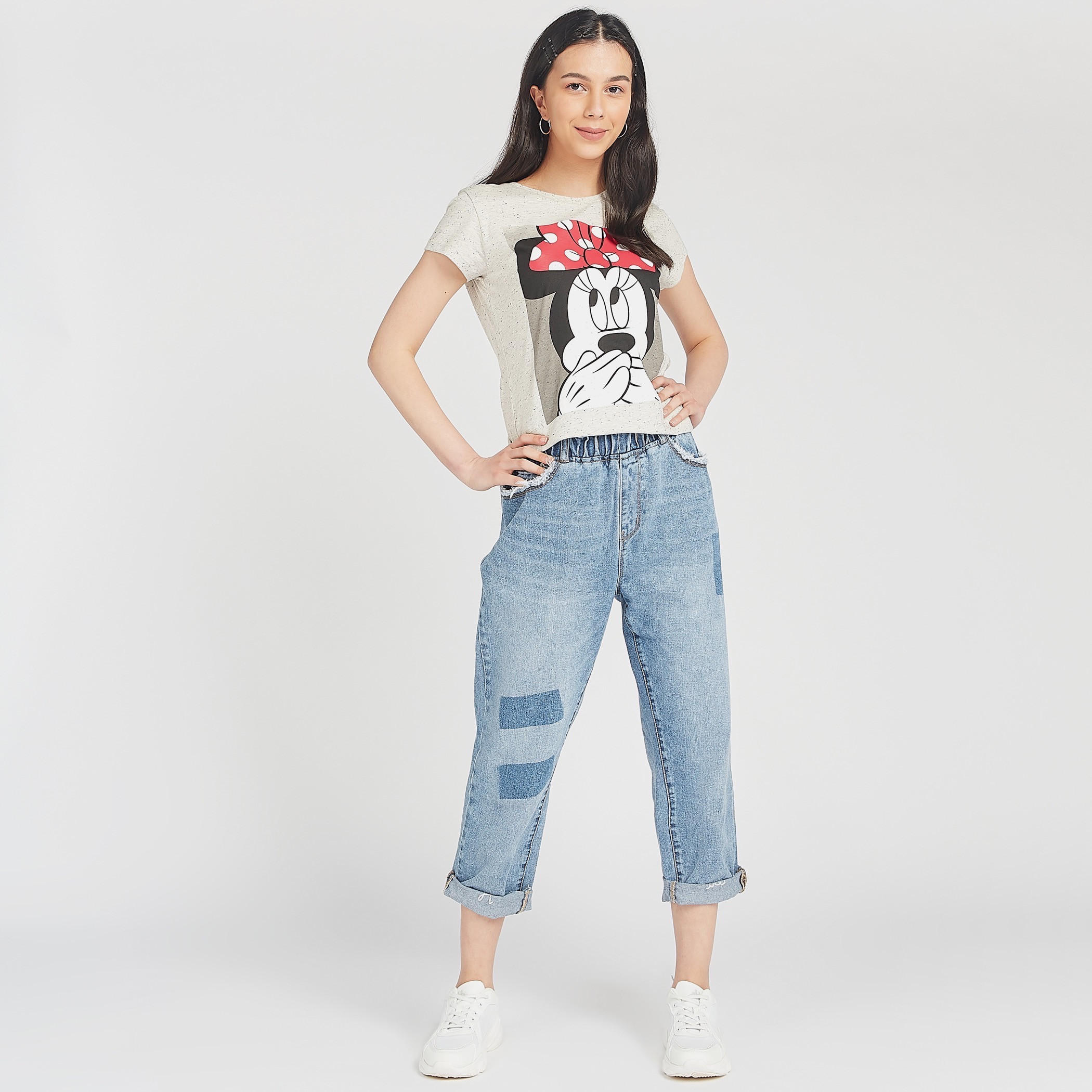 تيشيرت مستدام بياقة ضيّقة وأكمام كاب وطبعات ميني ماوس-women-clothing-tshirts-image-2