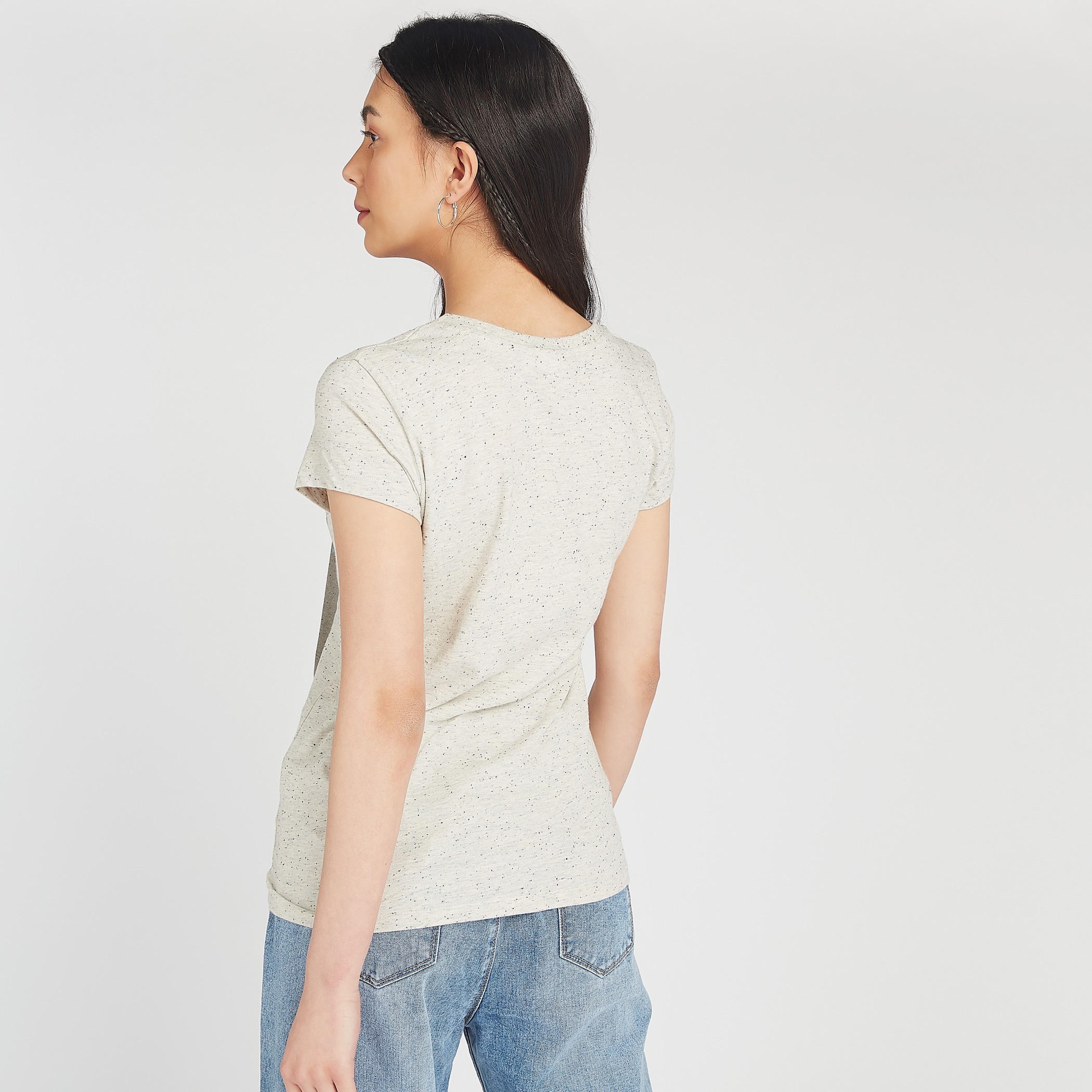 تيشيرت مستدام بياقة ضيّقة وأكمام كاب وطبعات ميني ماوس-women-clothing-tshirts-image-4