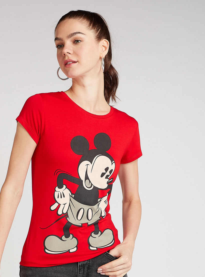 تيشيرت سكيني بياقة مستديرة وأكمام كاب و بطبعات ميكي ماوس-women-clothing-tshirts-image-1
