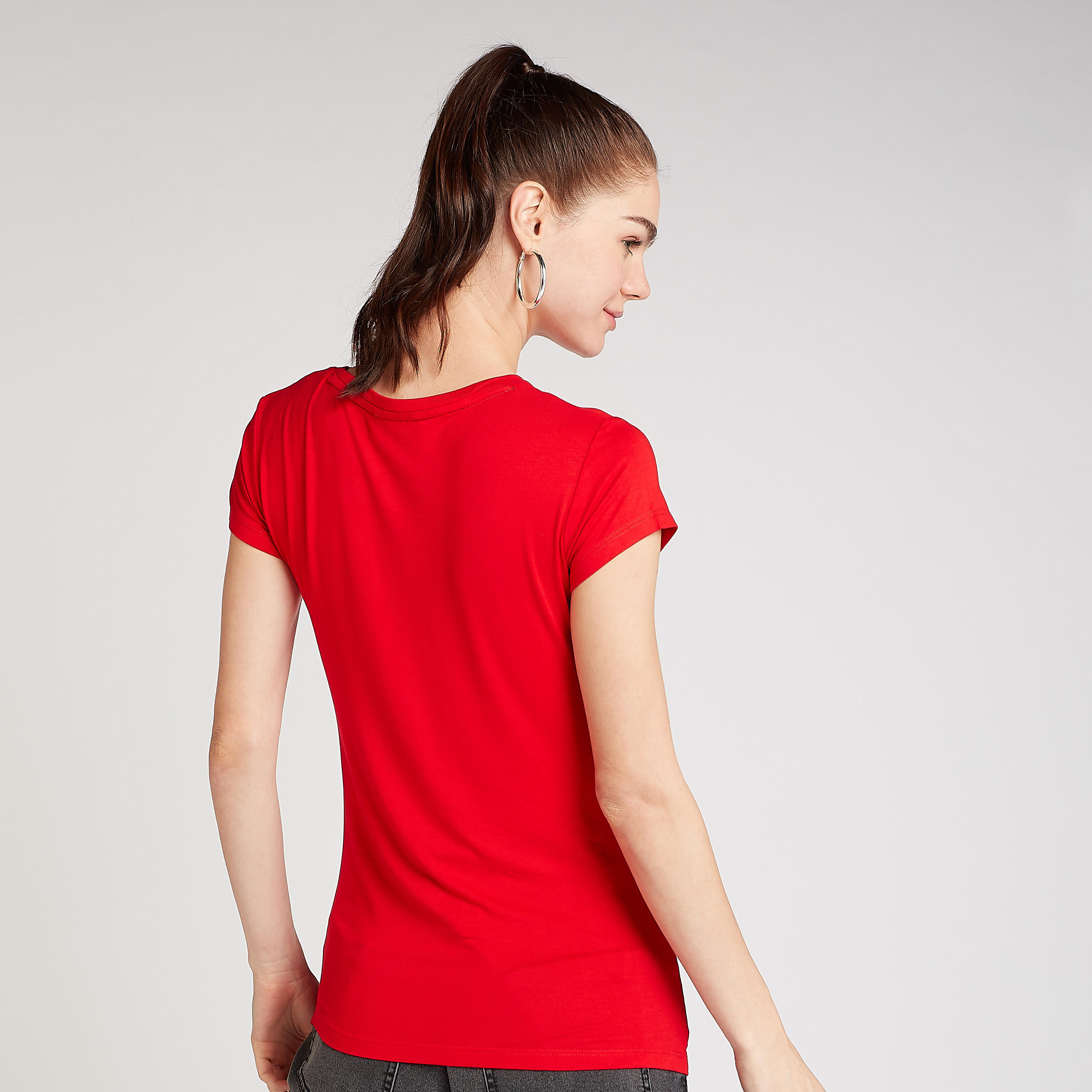 تيشيرت سكيني بياقة مستديرة وأكمام كاب و بطبعات ميكي ماوس-women-clothing-tshirts-image-4
