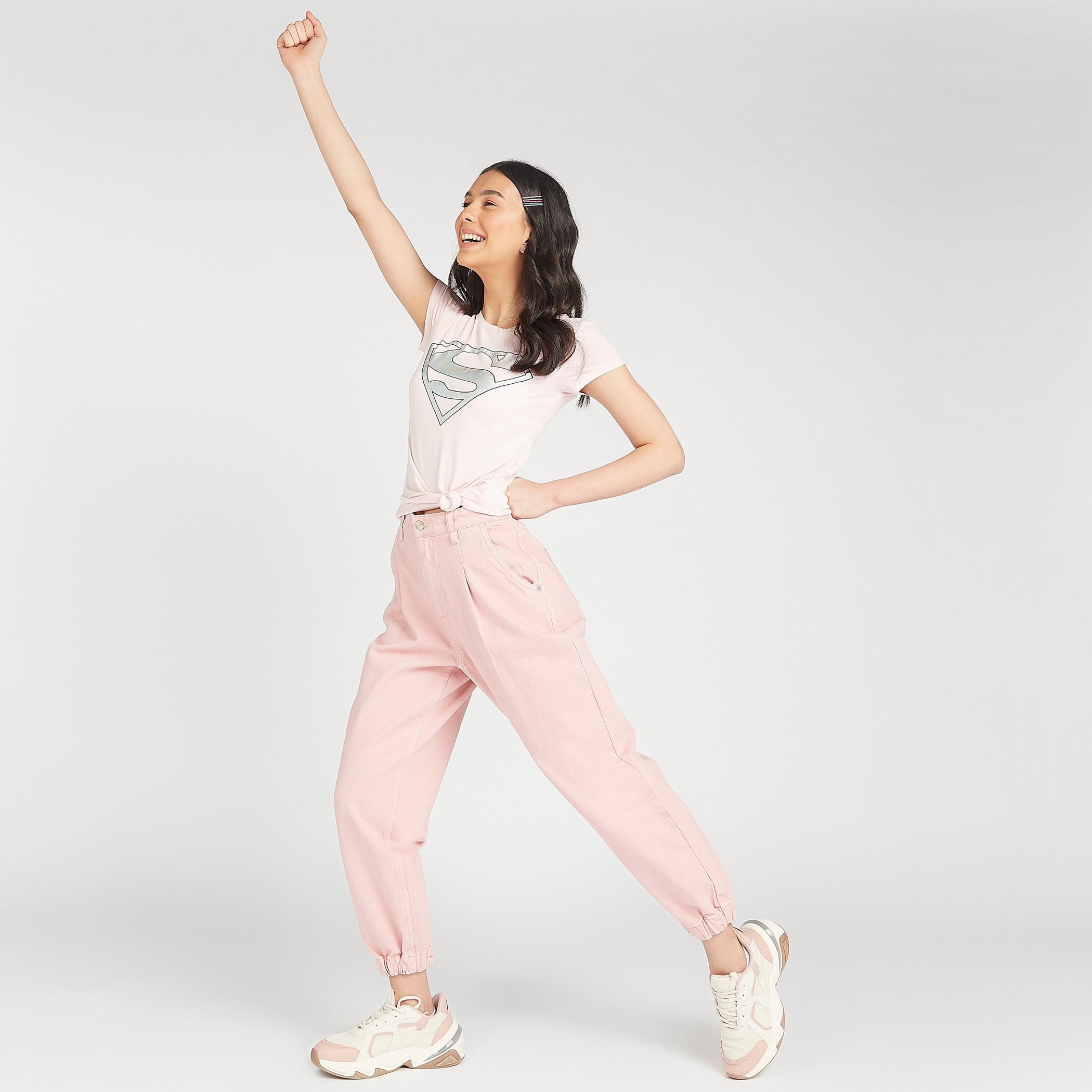 تيشيرت سكيني بأكمام كاب وطبعات سوبرمان جرافيك-women-clothing-tshirts-image-2