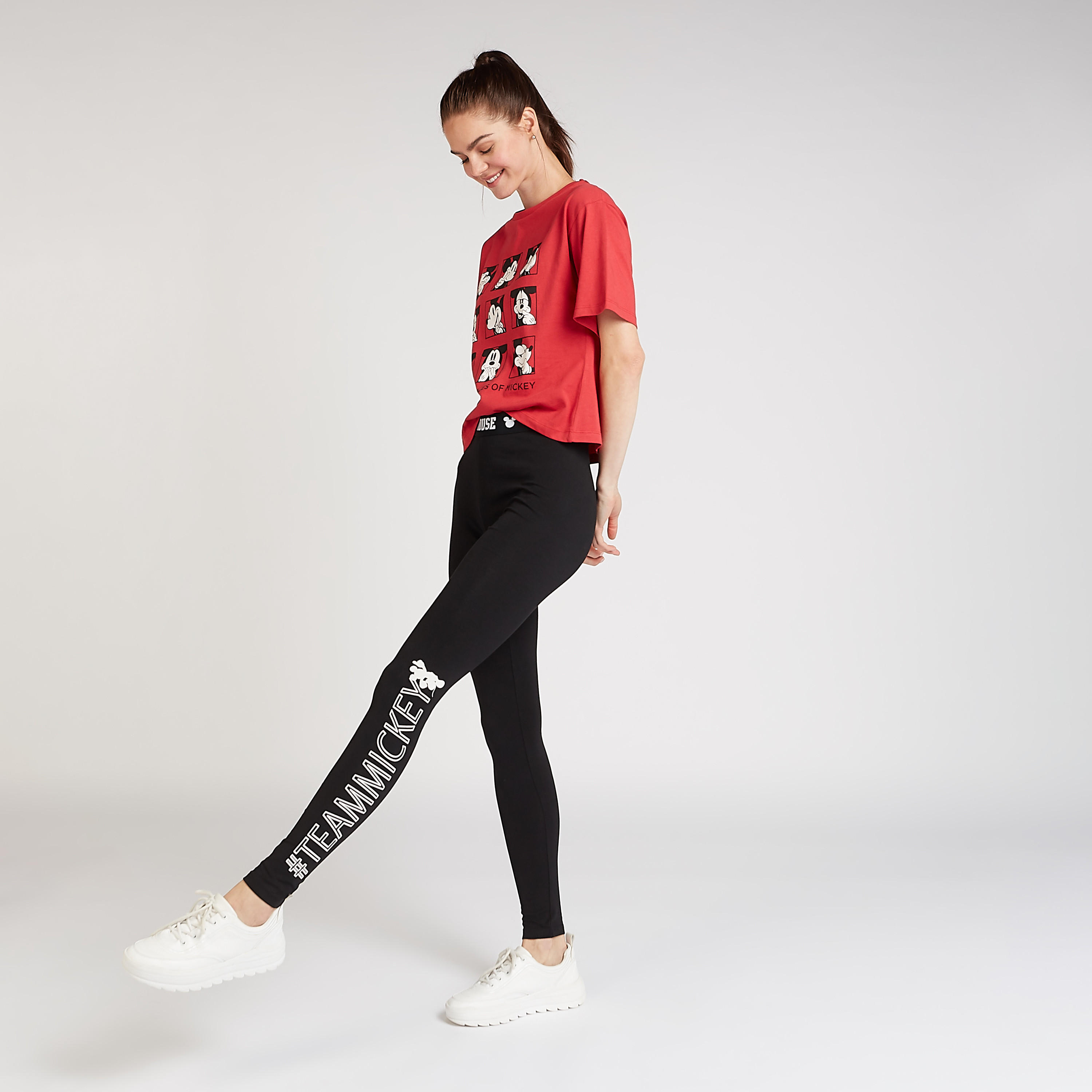 بنطلون ليقنز مستدام بخصر مطّاطي وطبعات ميكي ماوس من ديزني-women-clothing-bottoms-leggings-image-2