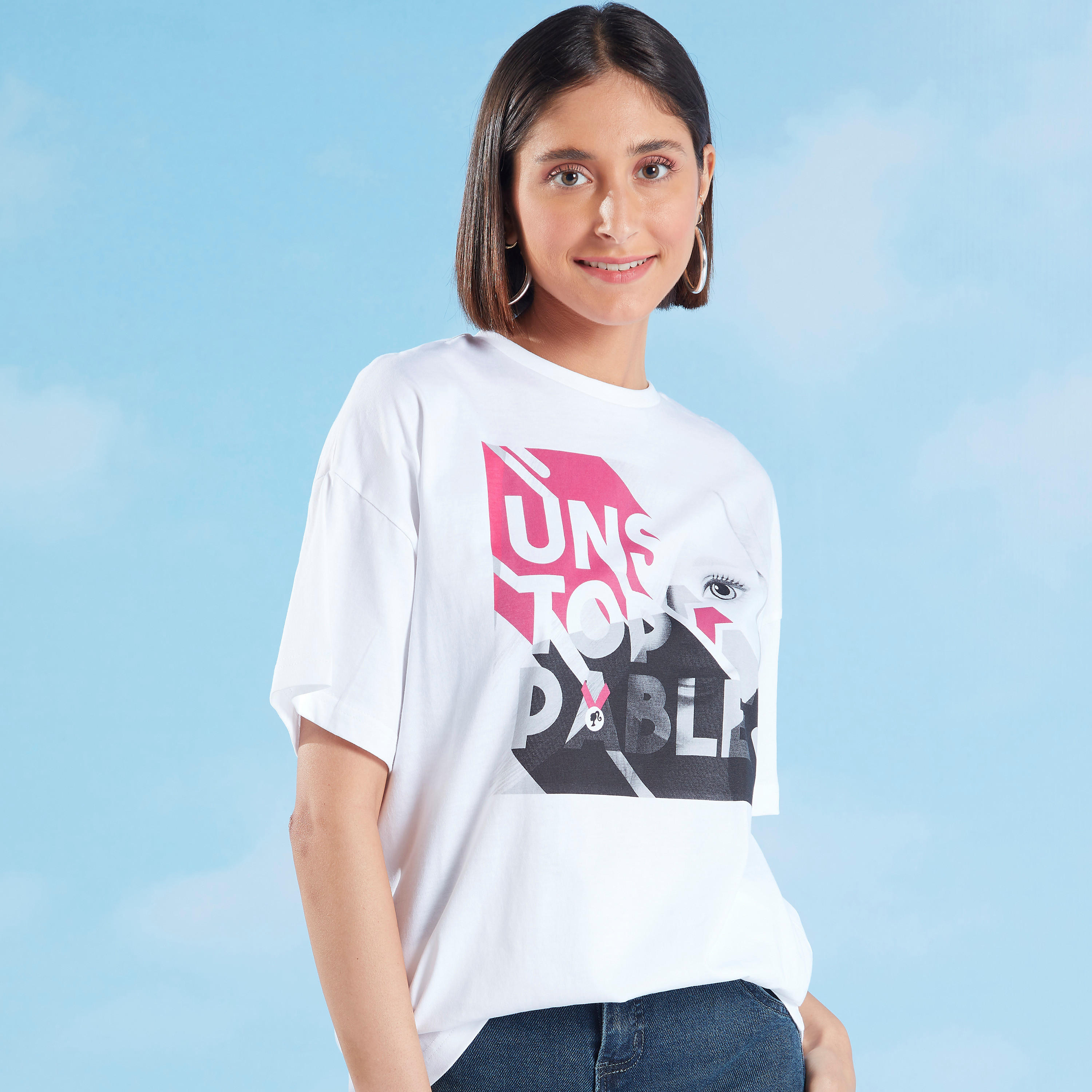 تيشيرت سكيني فيت بأكمام قصيرة وياقة ضيقة وطبعات جرافيك-women-clothing-tshirts-image-1