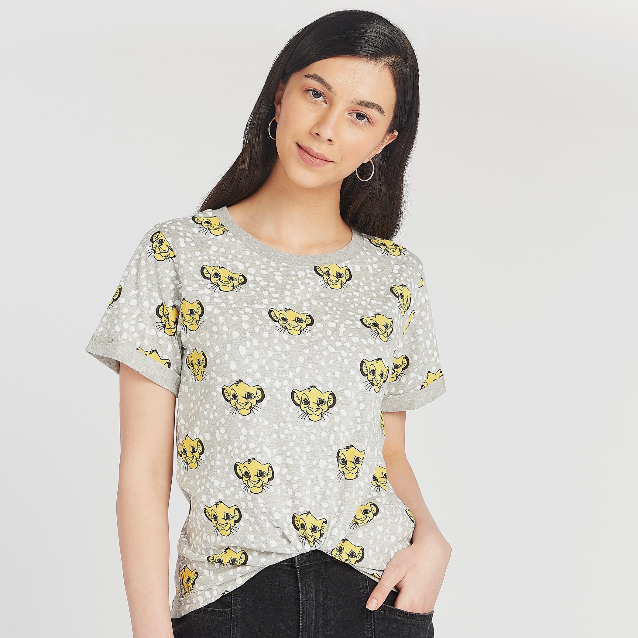 تيشيرت بياقة مستديرة وأكمام كاب وطبعات جرافيك-women-clothing-tshirts-image-1