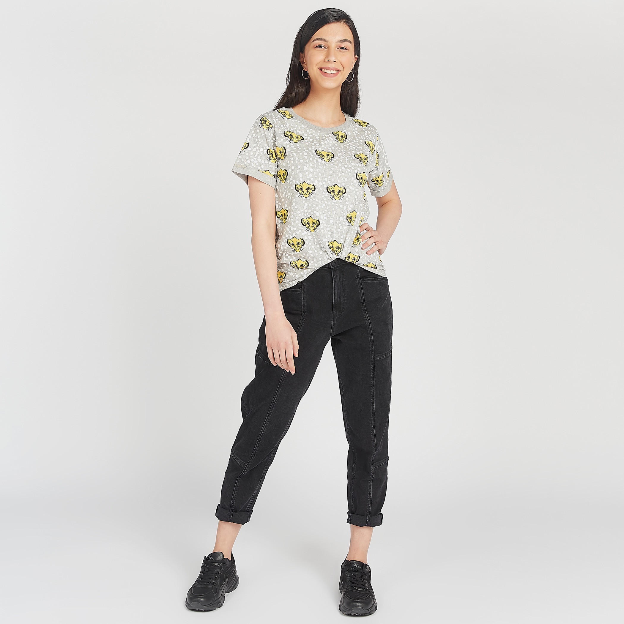 تيشيرت بياقة مستديرة وأكمام كاب وطبعات جرافيك-women-clothing-tshirts-image-2