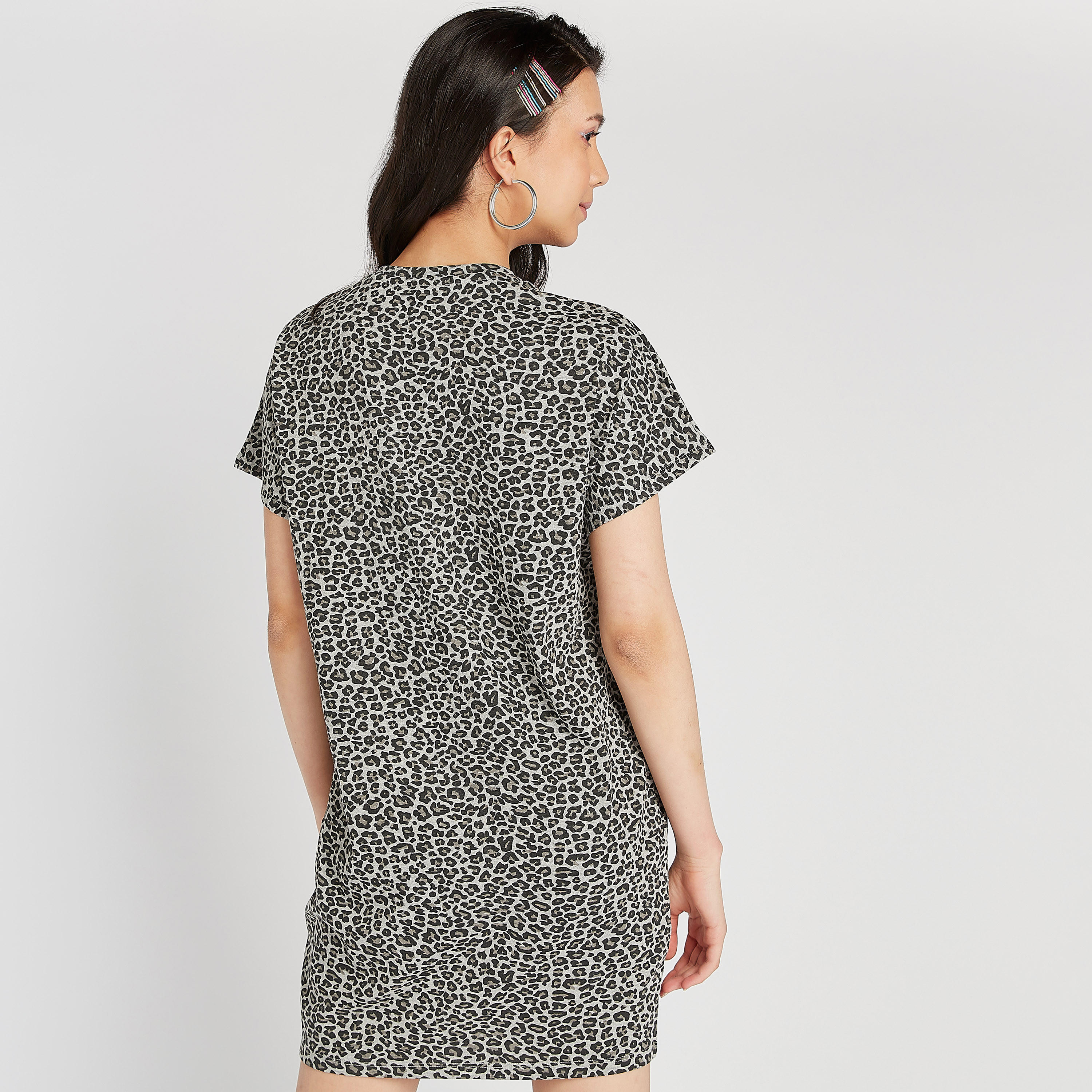 فستان مستدام قصير بطبعات هالو كيتي وأكمام قصيرة-women-clothing-dresses-image-4