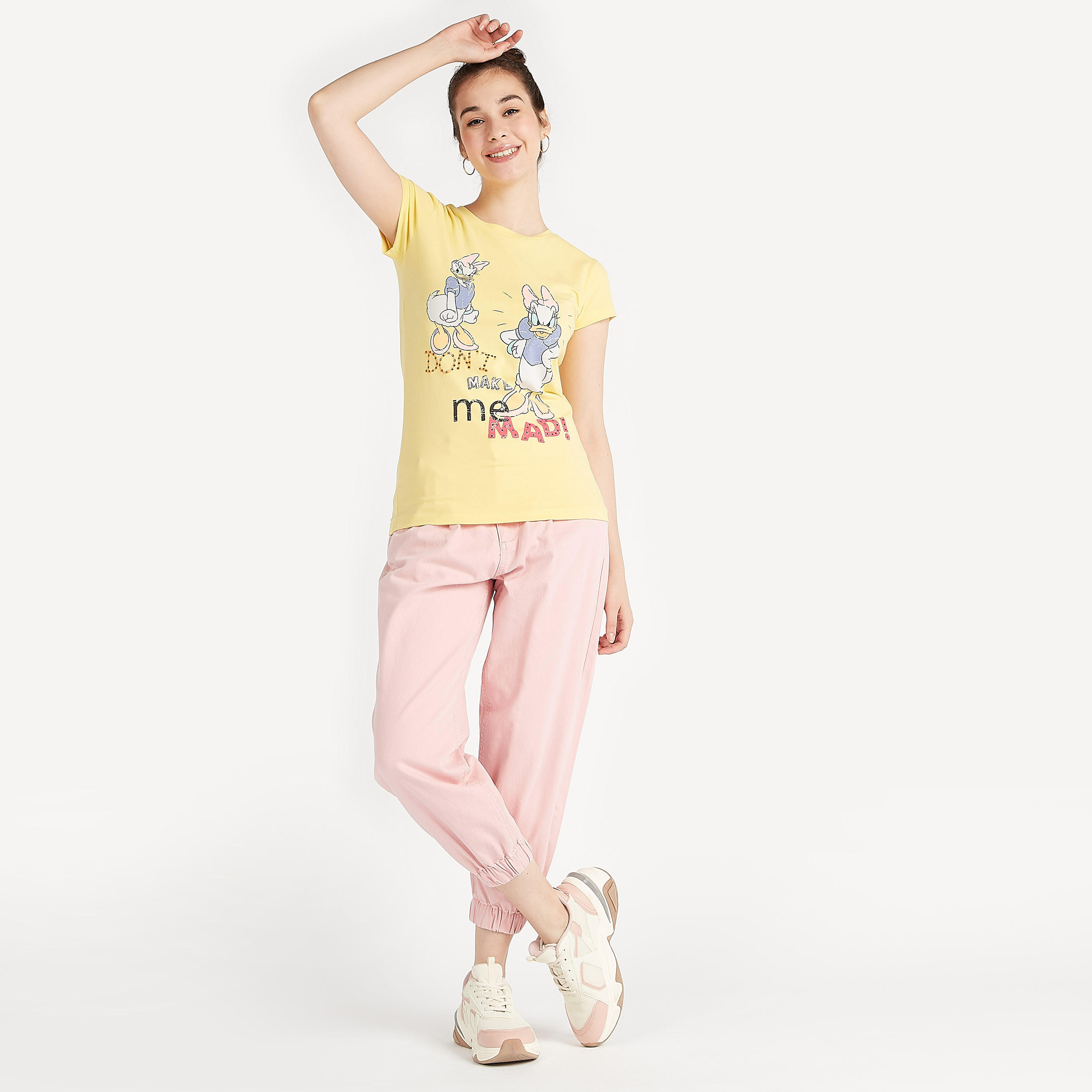 تيشيرت بياقة ضيقة وأكمام قصيرة وطبعات-women-clothing-tshirts-image-3