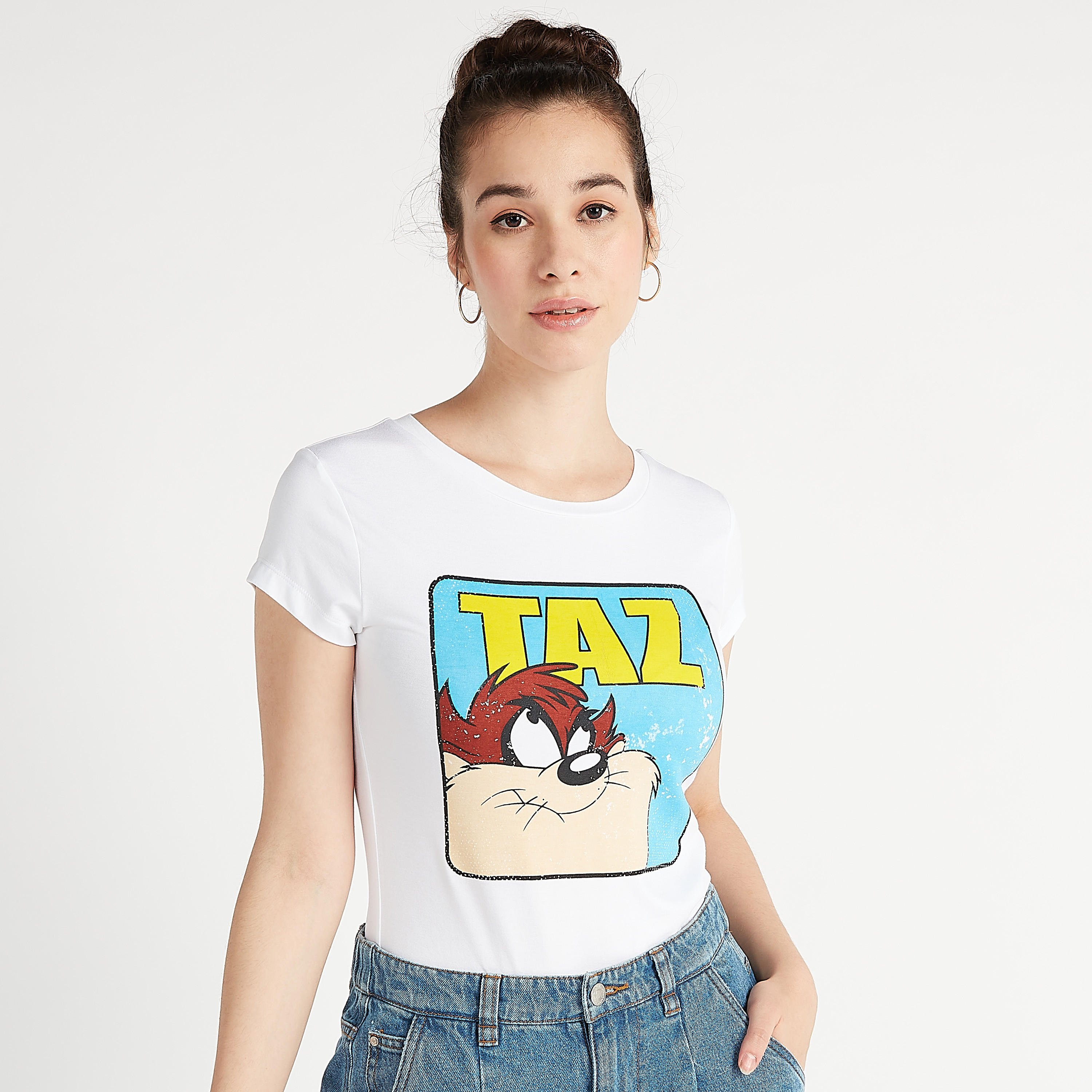تيشيرت سكيني فيت بياقة مستديرة وأكمام كاب وطبعات تاز-women-clothing-tshirts-image-1