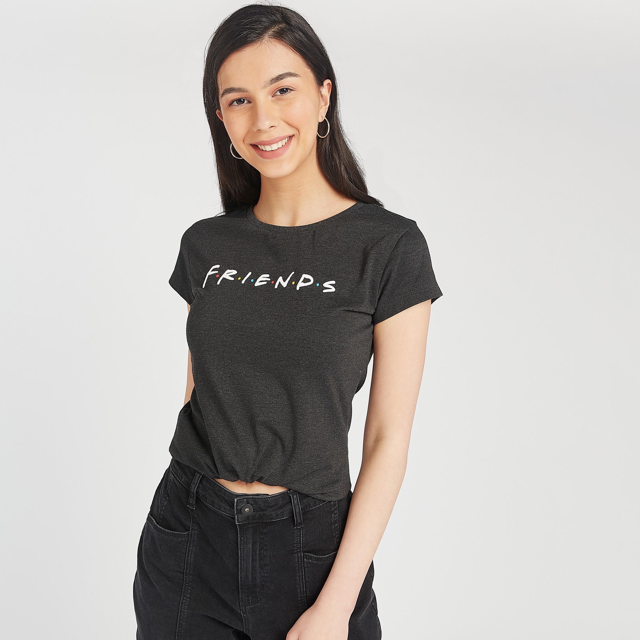 تيشيرت بياقة ضيقة وأكمام قصيرة وطبعات-women-clothing-tshirts-image-1