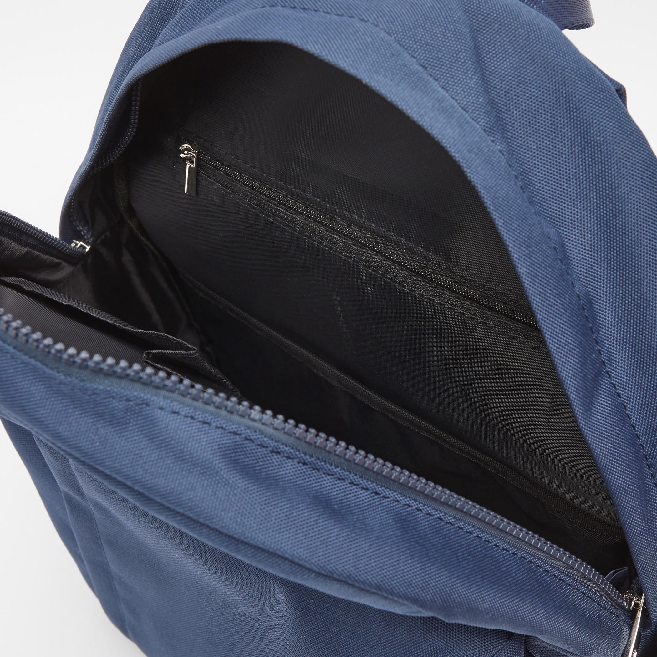 شنطة ظهر بحمّالات كتف قابلة للتعديل وطبعات ميكي ماوس-women-bagsandwallets-handbags-image-1