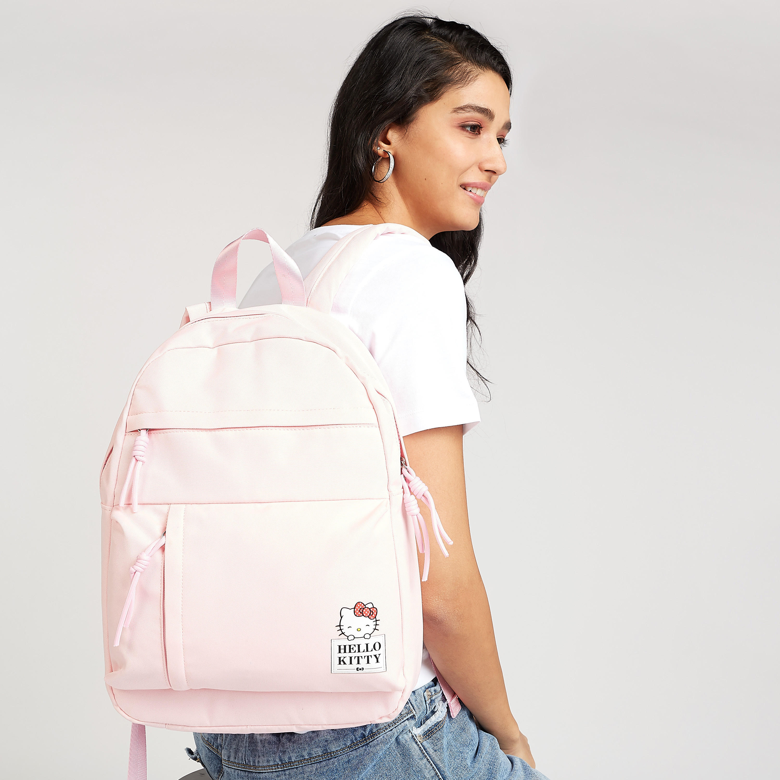 شنطة ظهر بحمّالات كتف قابلة للتعديل وطبعات هالو كيتي-women-bagsandwallets-handbags-image-4