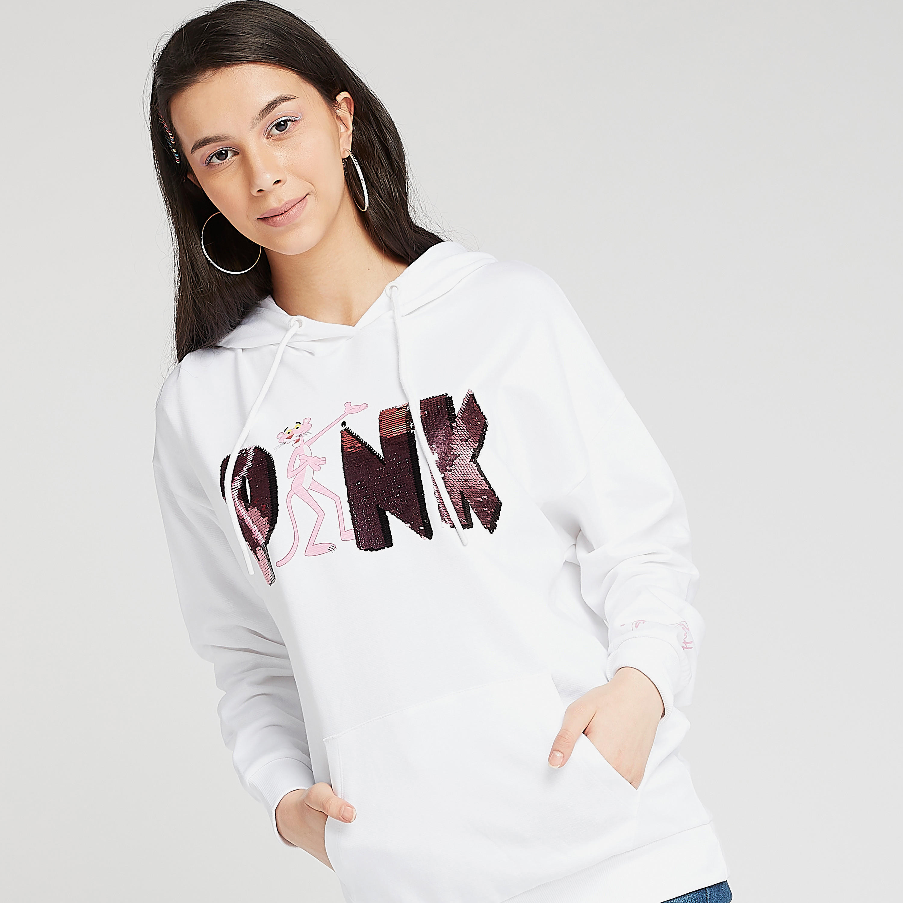 هودي مستدام بتزيينات بينك بانتر وجيوب كنغر-women-winterwear-hoodiesandsweatshirts-sweatshirts-image-1
