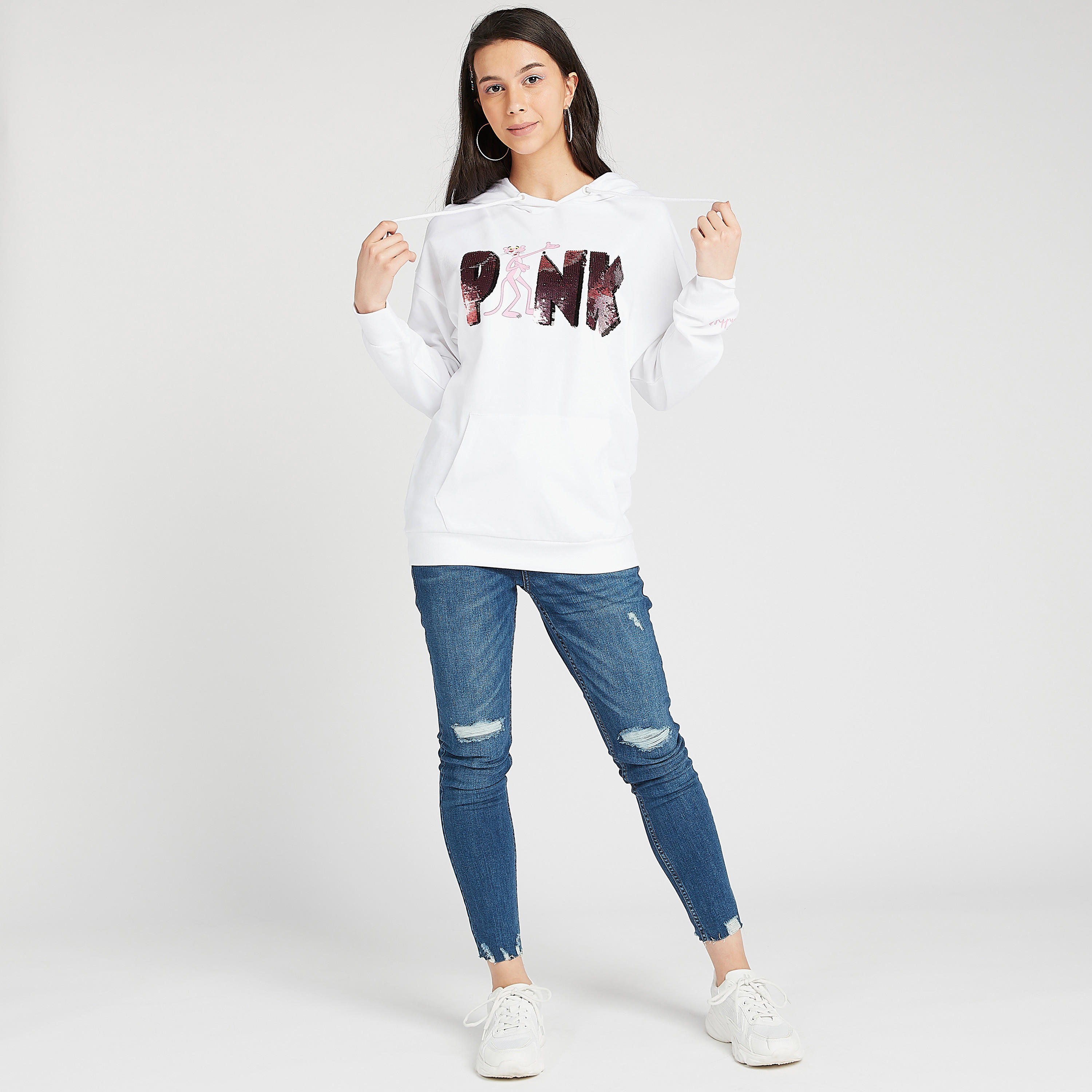 هودي مستدام بتزيينات بينك بانتر وجيوب كنغر-women-winterwear-hoodiesandsweatshirts-sweatshirts-image-2