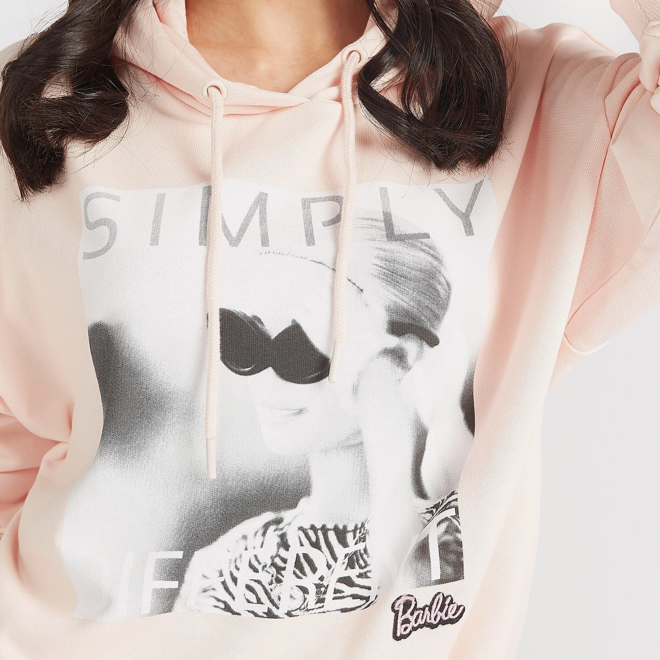 هودي مستدام بجيوب كنغر وأكمام طويلة وطبعات-women-winterwear-hoodiesandsweatshirts-sweatshirts-image-4