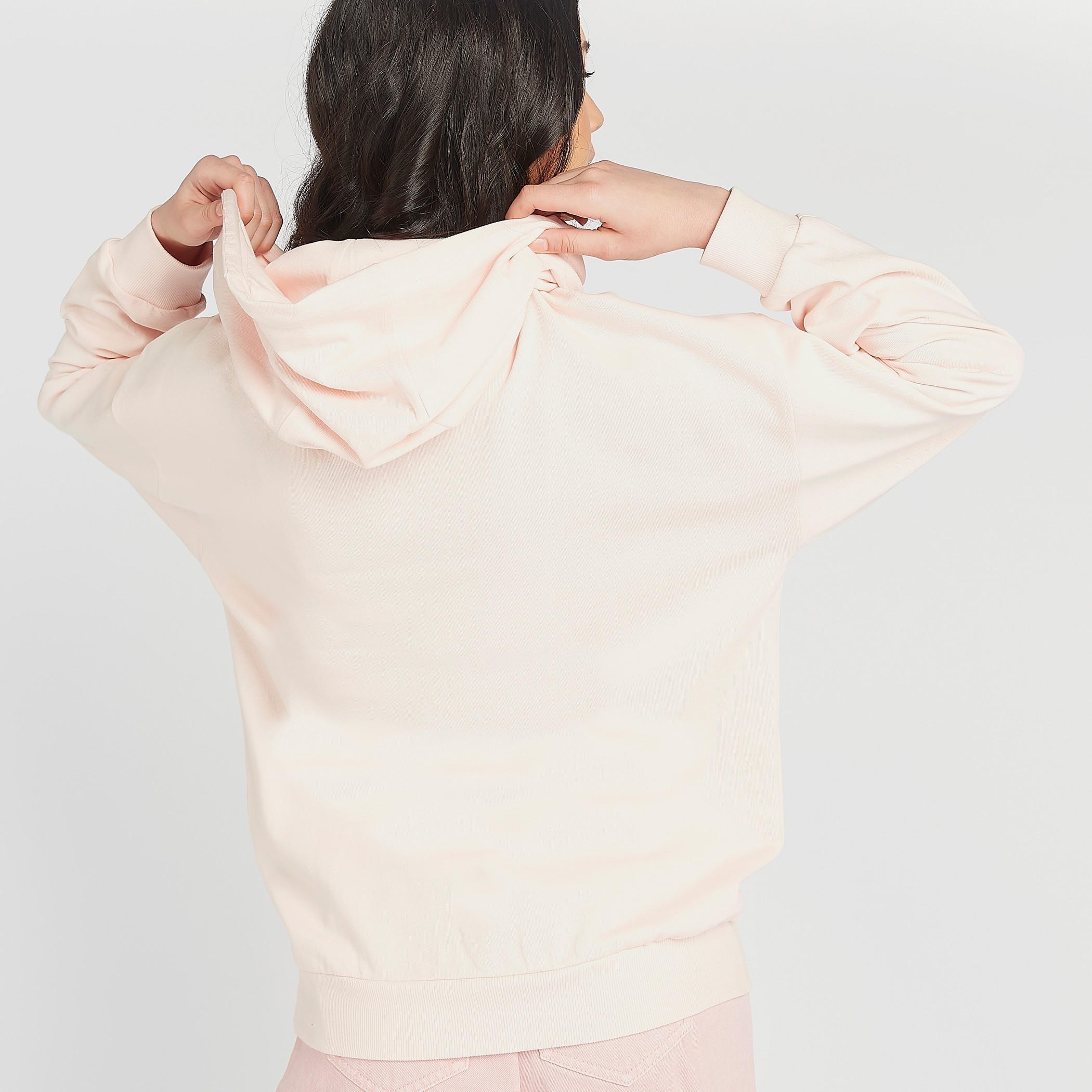 هودي مستدام بجيوب كنغر وأكمام طويلة وطبعات-women-winterwear-hoodiesandsweatshirts-sweatshirts-image-5