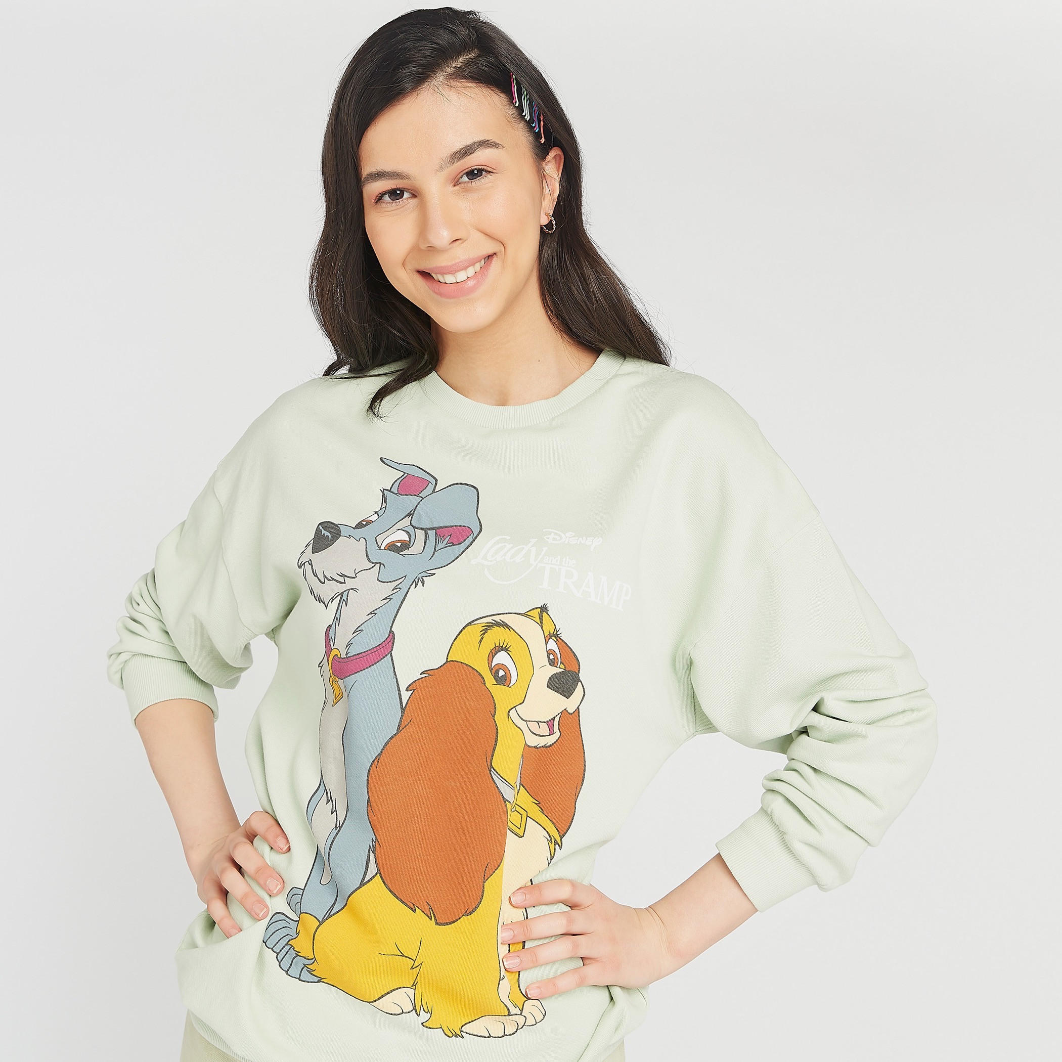 سويت شيرت مستدام بياقة ضيقة وطبعات لايدي آند ذا ترامب جرافيك-women-winterwear-hoodiesandsweatshirts-sweatshirts-image-1