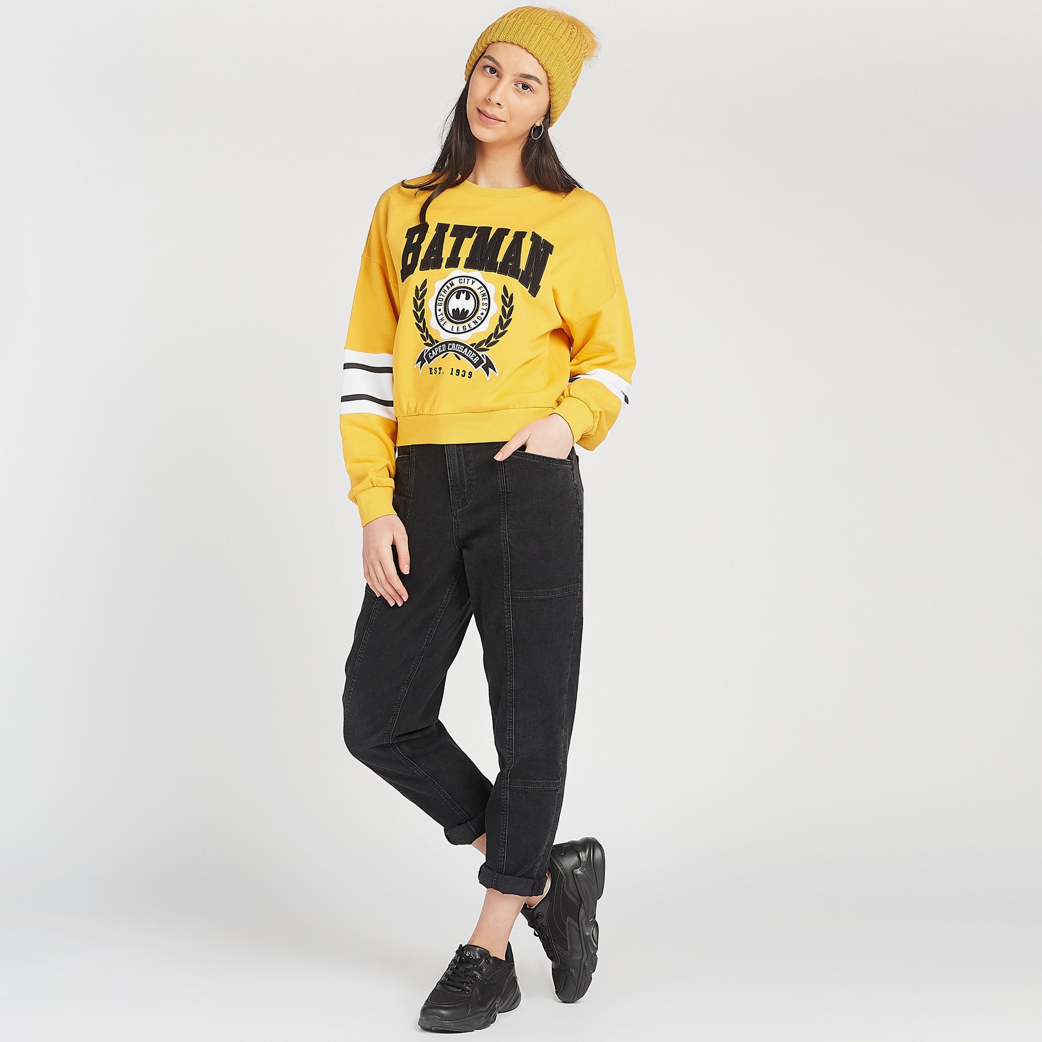 سويت شيرت مستدام بأكمام طويلة وتفاصيل مطرّزة لباتمان-women-winterwear-hoodiesandsweatshirts-sweatshirts-image-2