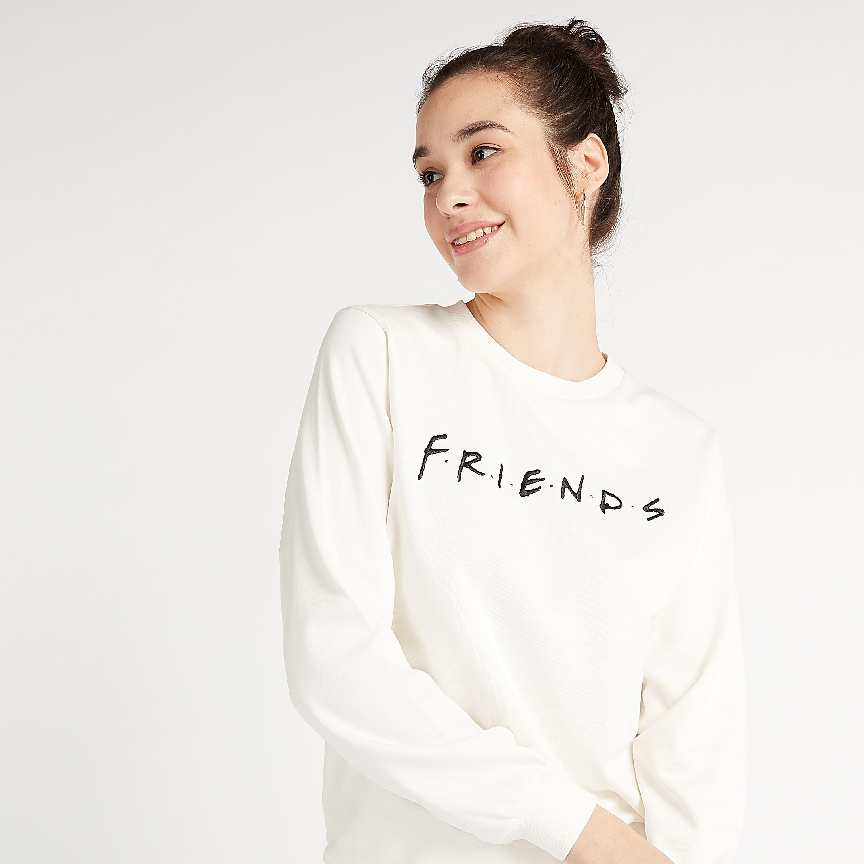 سويت شيرت بأكمام طويلة وياقة ضيقة وطبعات-women-winterwear-hoodiesandsweatshirts-sweatshirts-image-3