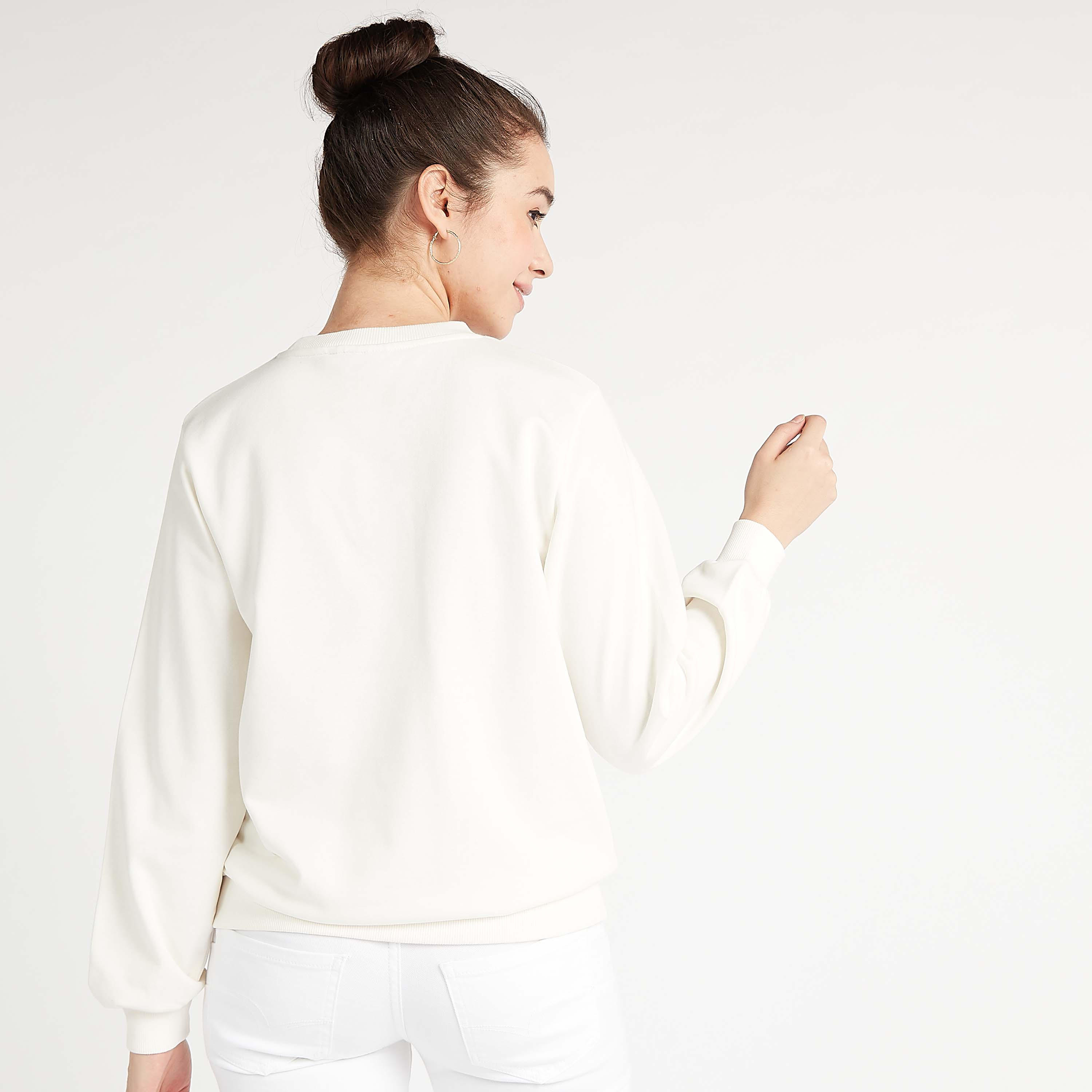 سويت شيرت بأكمام طويلة وياقة ضيقة وطبعات-women-winterwear-hoodiesandsweatshirts-sweatshirts-image-2