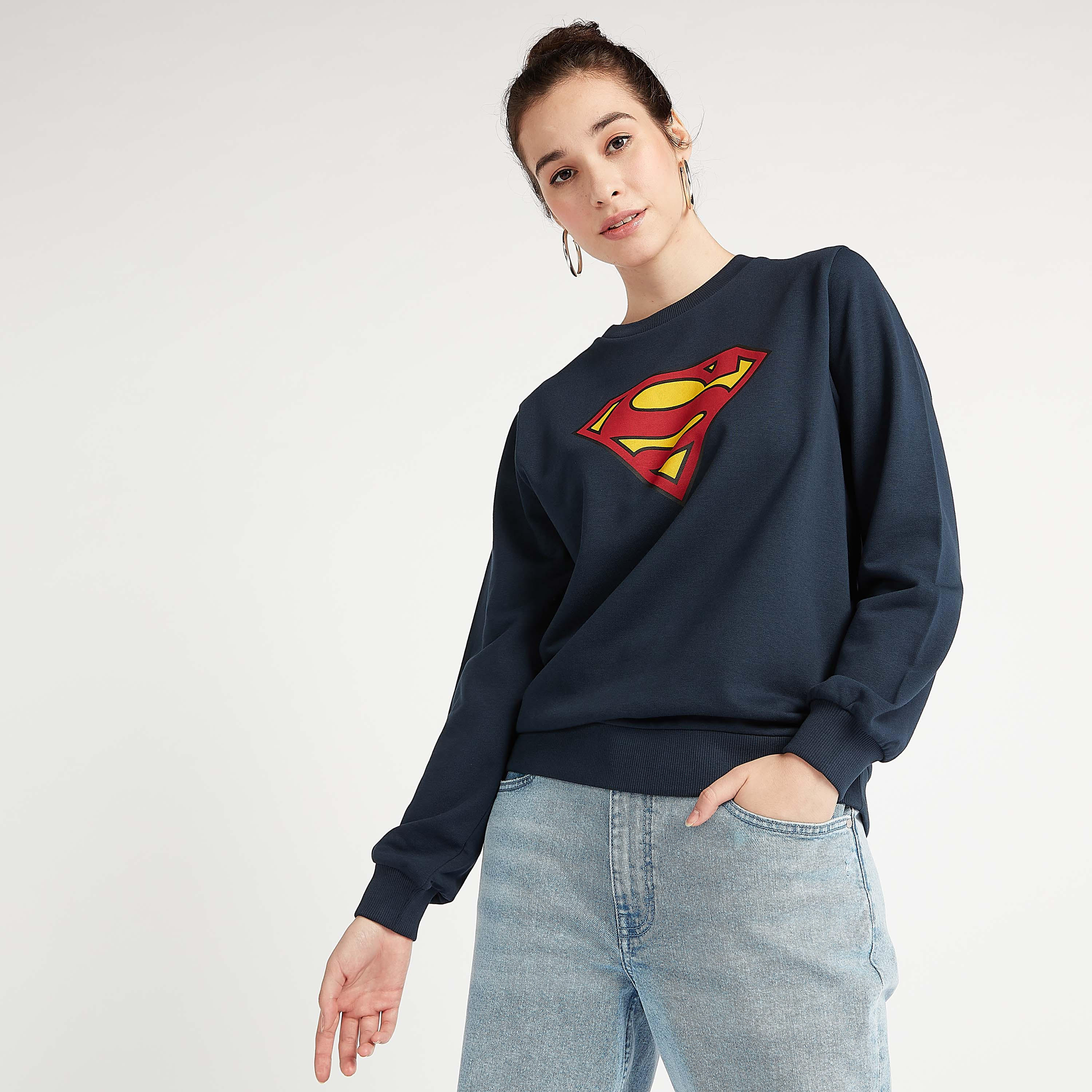 سويت شيرت بياقة ضيّقة وأكمام طويلة وطبعات سوبرمان-women-winterwear-hoodiesandsweatshirts-sweatshirts-image-2