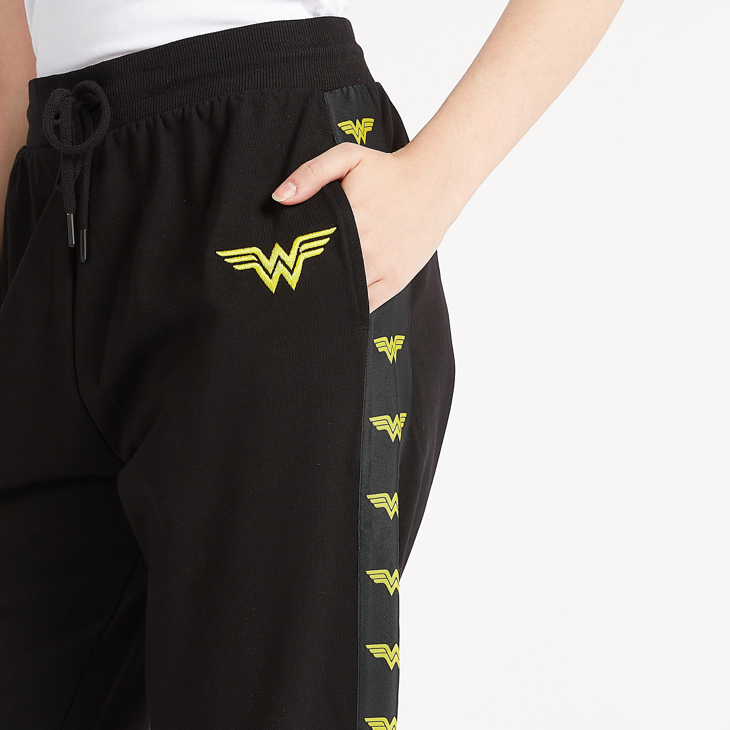 بنطلون رياضي مستدام بقصة مريحة وخصر متوسّط الارتفاع مع تفاصيل شريطة-women-clothing-bottoms-joggers-image-3