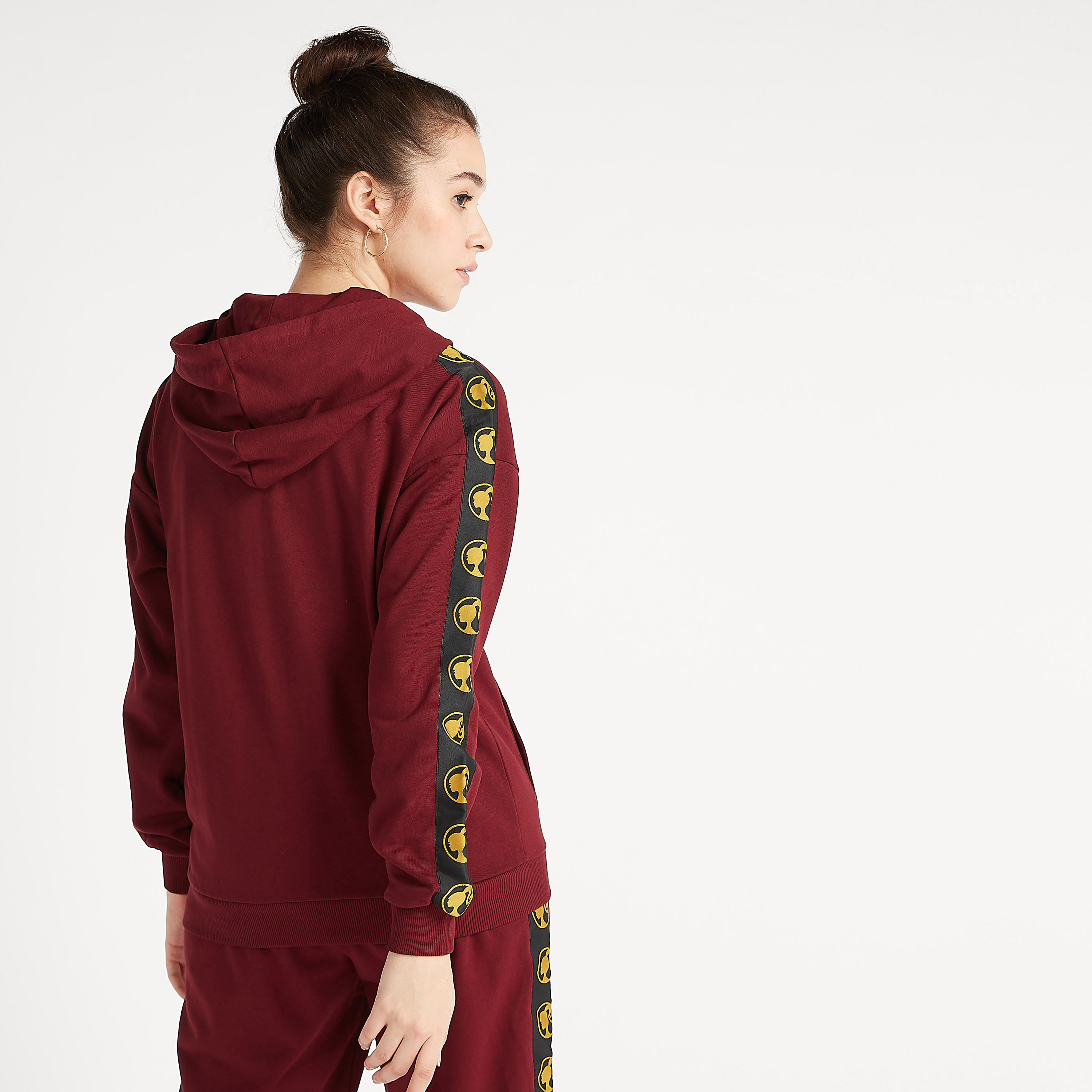سويت شيرت مستدام بقبّعة وسحّاب مع جيوب-women-winterwear-hoodiesandsweatshirts-hoodies-image-1