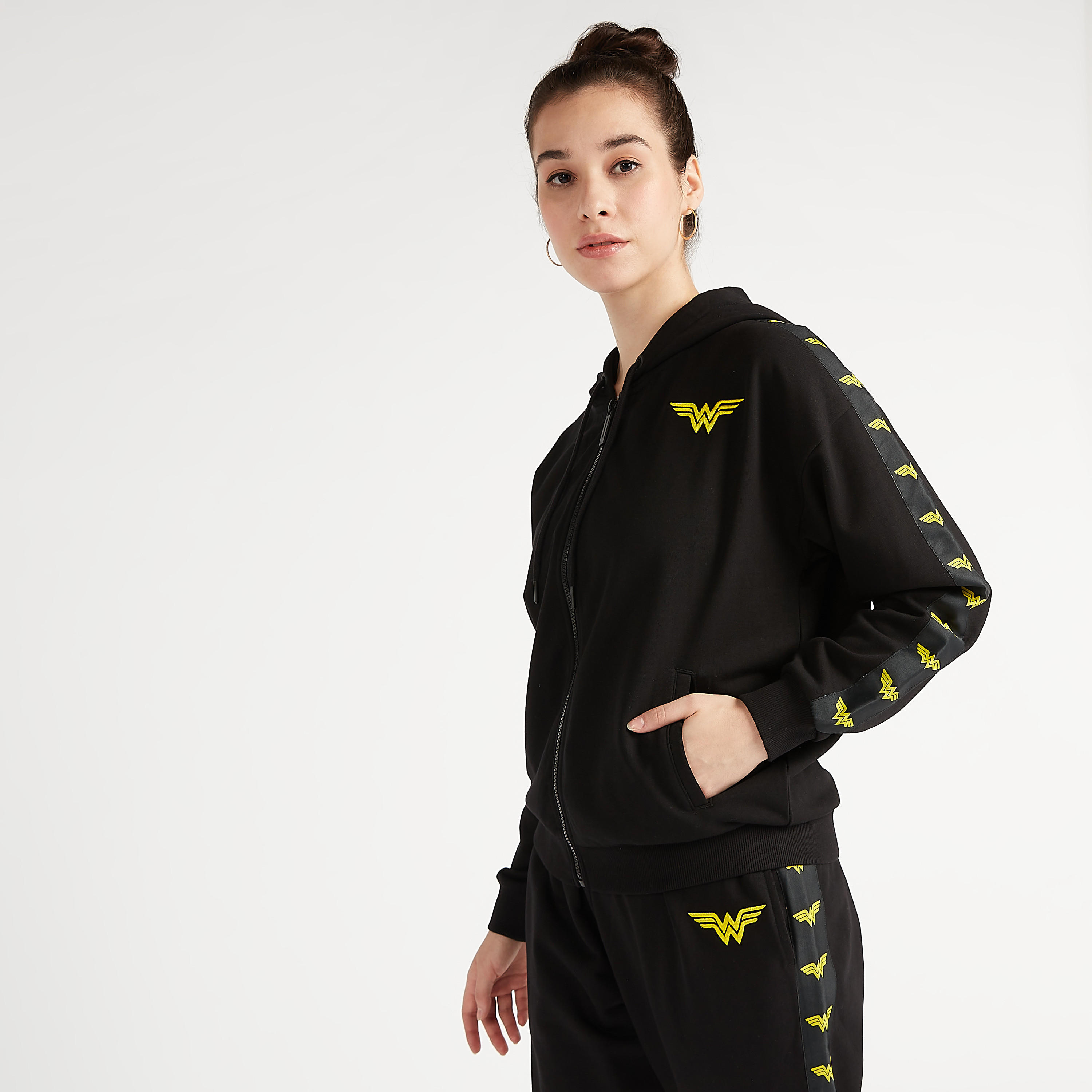 هودي مستدام بأكمام طويلة وسحّاب إغلاق وطبعات-women-winterwear-hoodiesandsweatshirts-hoodies-image-1