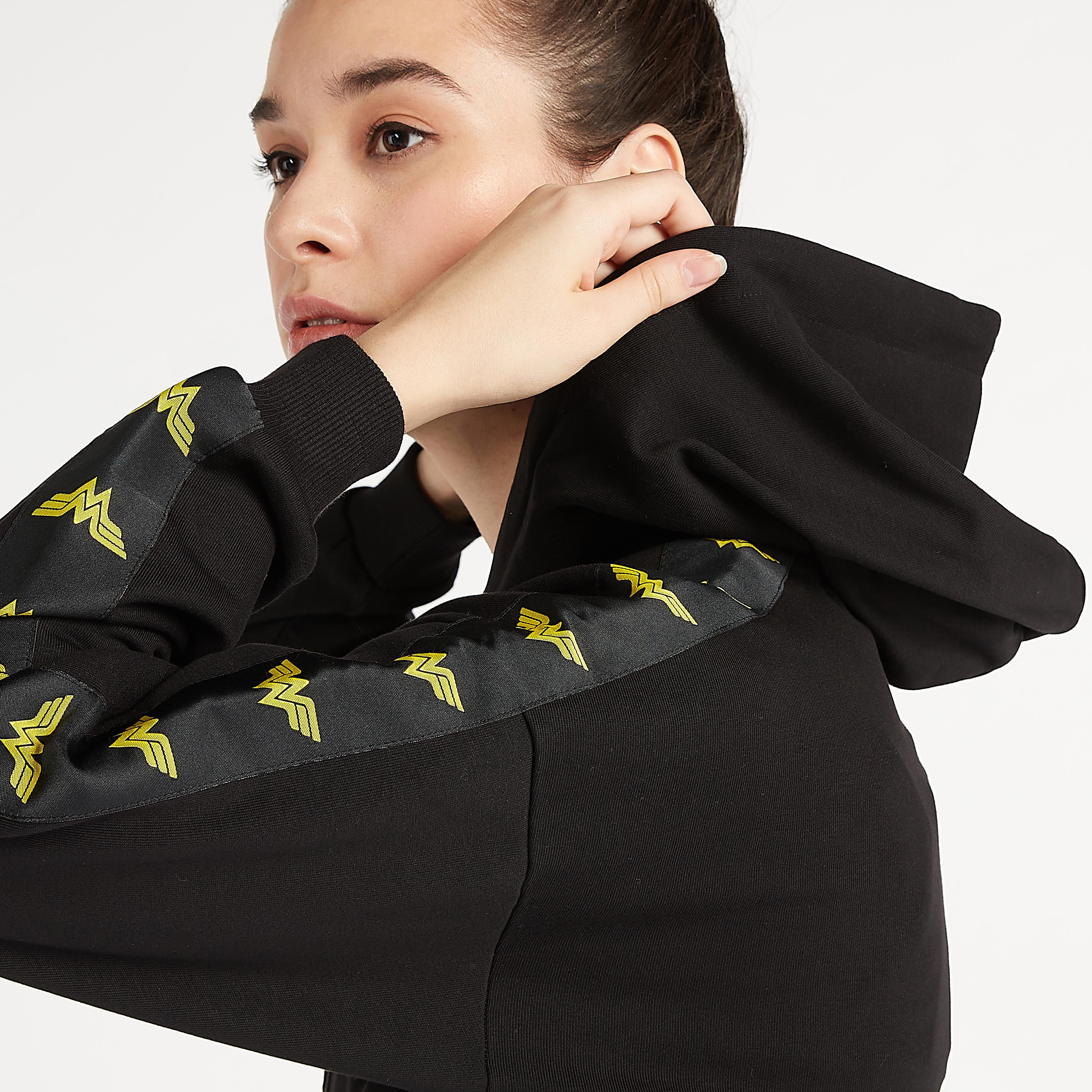 هودي مستدام بأكمام طويلة وسحّاب إغلاق وطبعات-women-winterwear-hoodiesandsweatshirts-hoodies-image-3