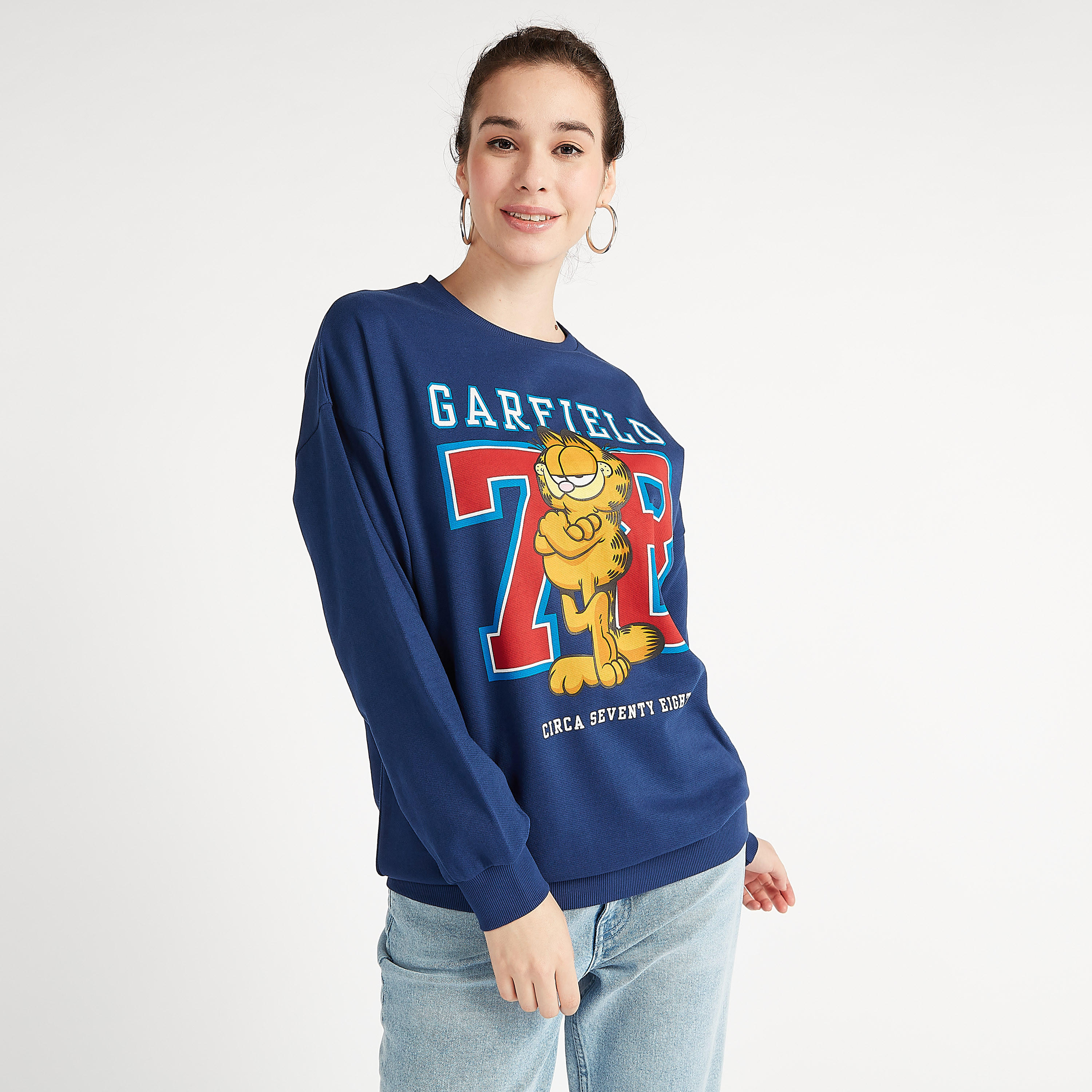 سويت شيرت بأكمام طويلة وياقة ضيقة وطبعات-women-winterwear-hoodiesandsweatshirts-sweatshirts-image-5