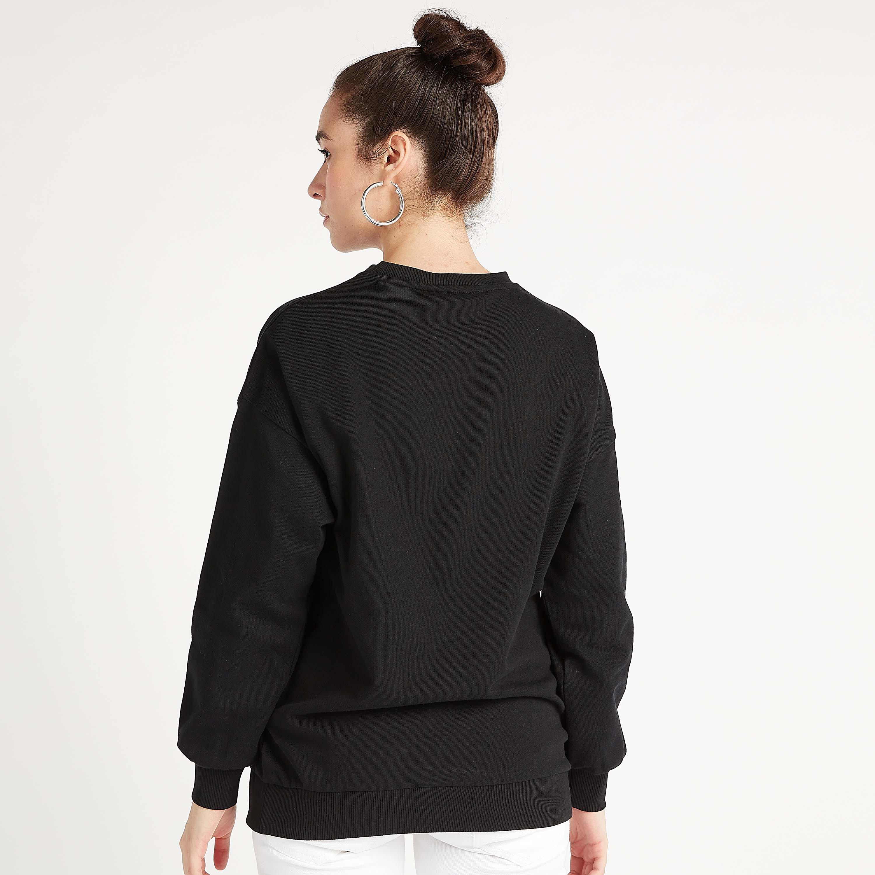 سويت شيرت بأكمام طويلة وياقة ضيّقة وطبعات-women-winterwear-hoodiesandsweatshirts-sweatshirts-image-4