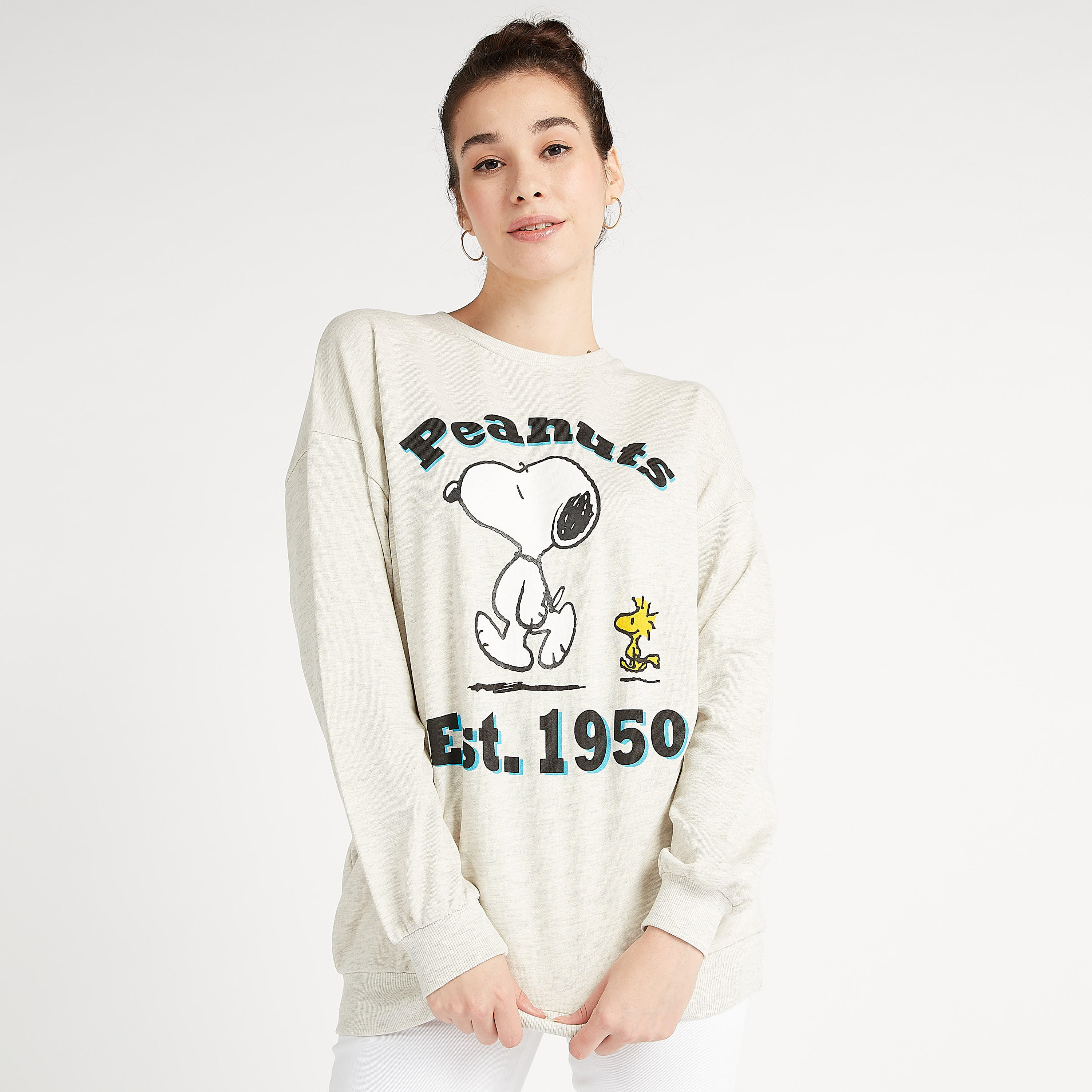 سويت شيرت بأكمام طويلة وياقة ضيّقة وطبعات بناتس-women-winterwear-hoodiesandsweatshirts-sweatshirts-image-1