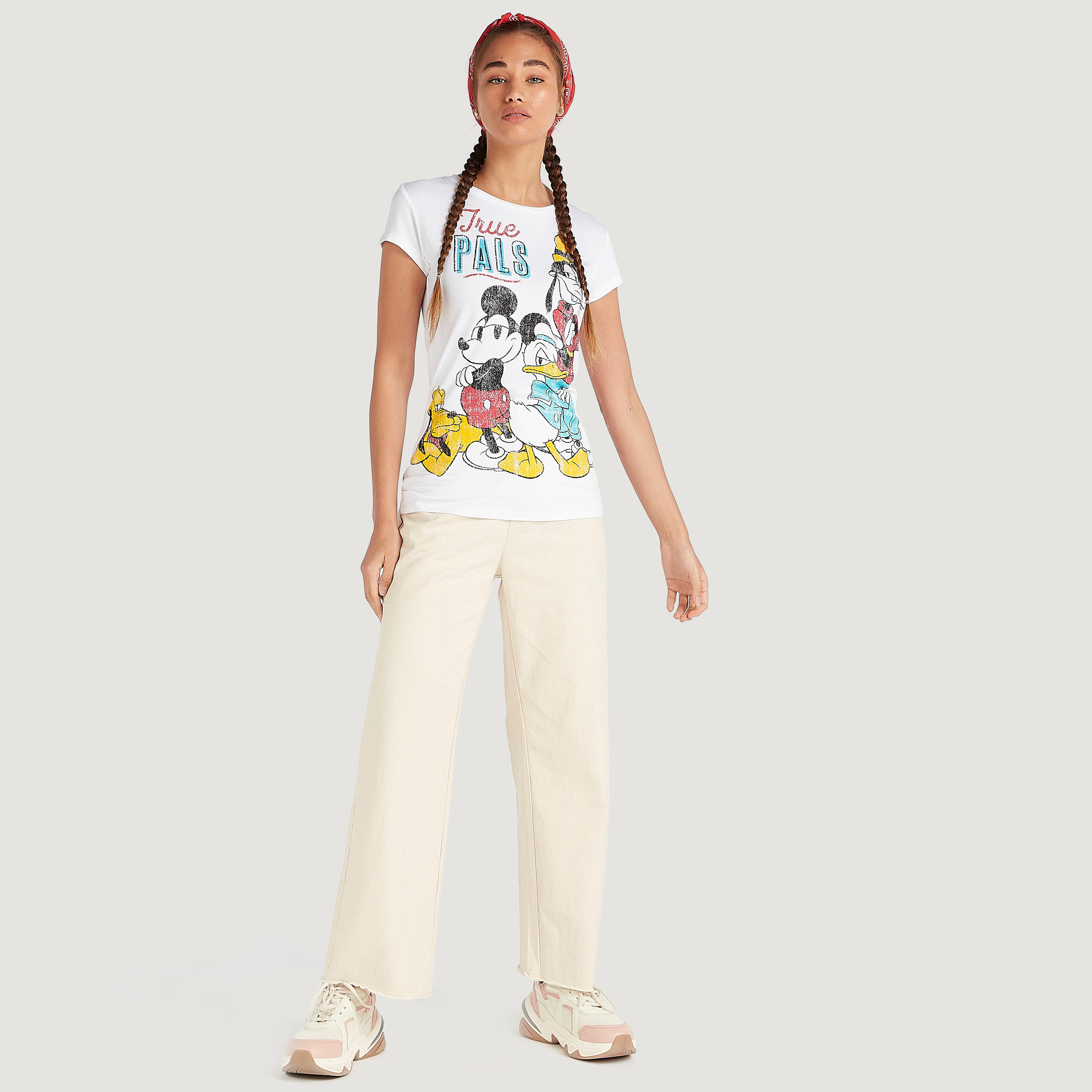 تيشيرت بياقة مستديرة وأكمام كاب وطبعات ميكي ماوس أند ذي فريندس-women-clothing-tshirts-image-2
