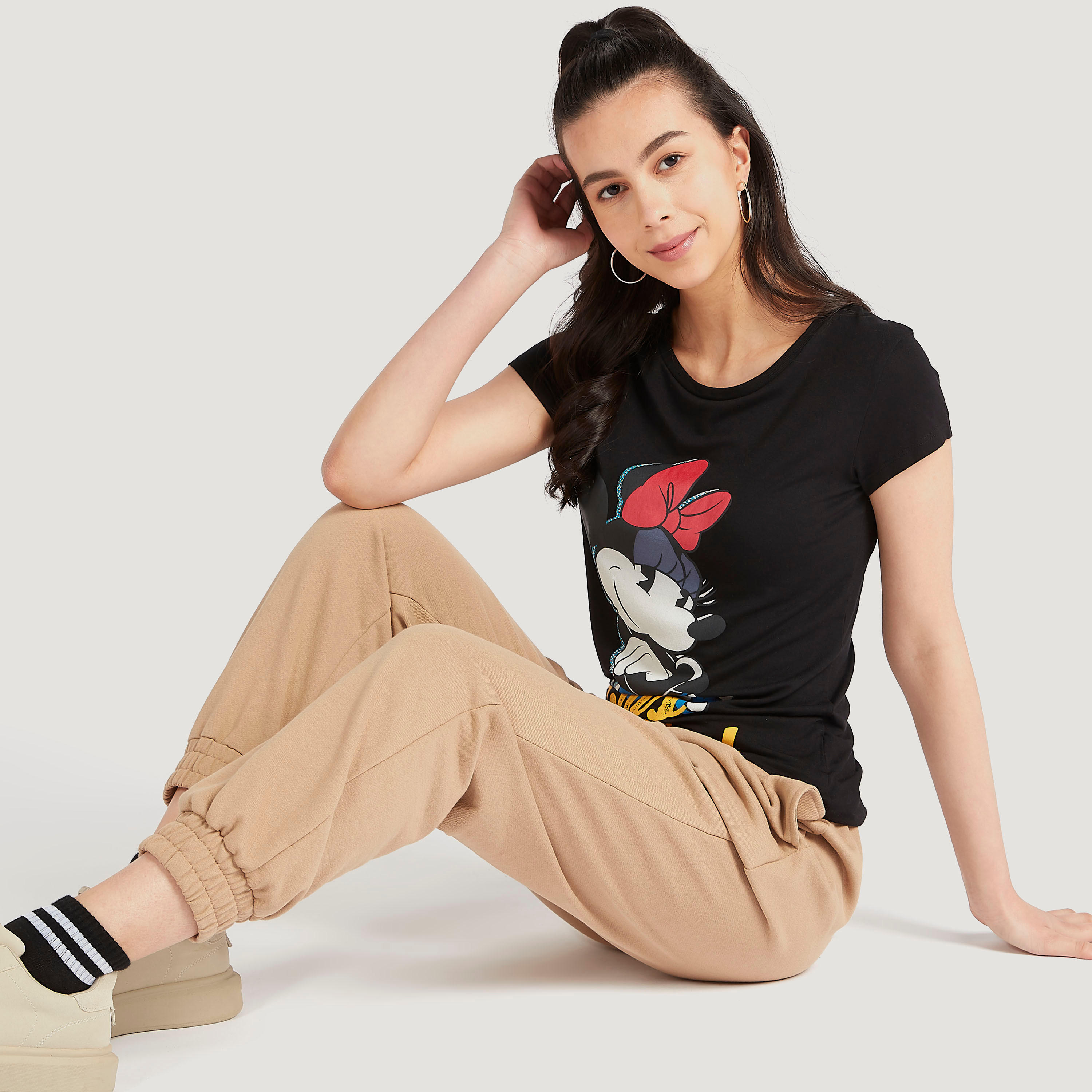 تيشيرت بياقة مستديرة وأكمام كاب وطبعات-women-clothing-tshirts-image-4