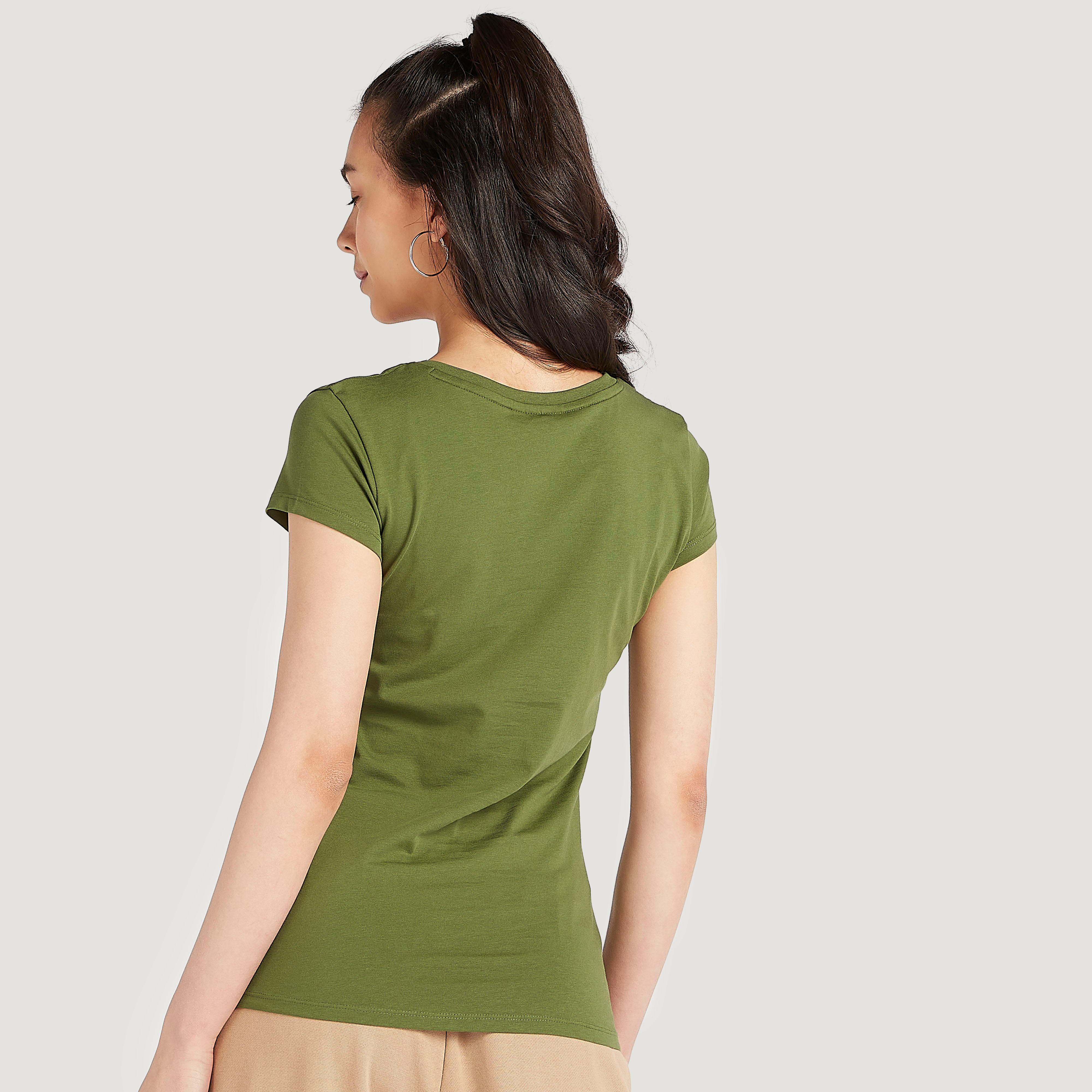 تيشيرت بياقة ضيّقة وأكمام كاب وطبعات توم آند جيري-women-clothing-tshirts-image-4