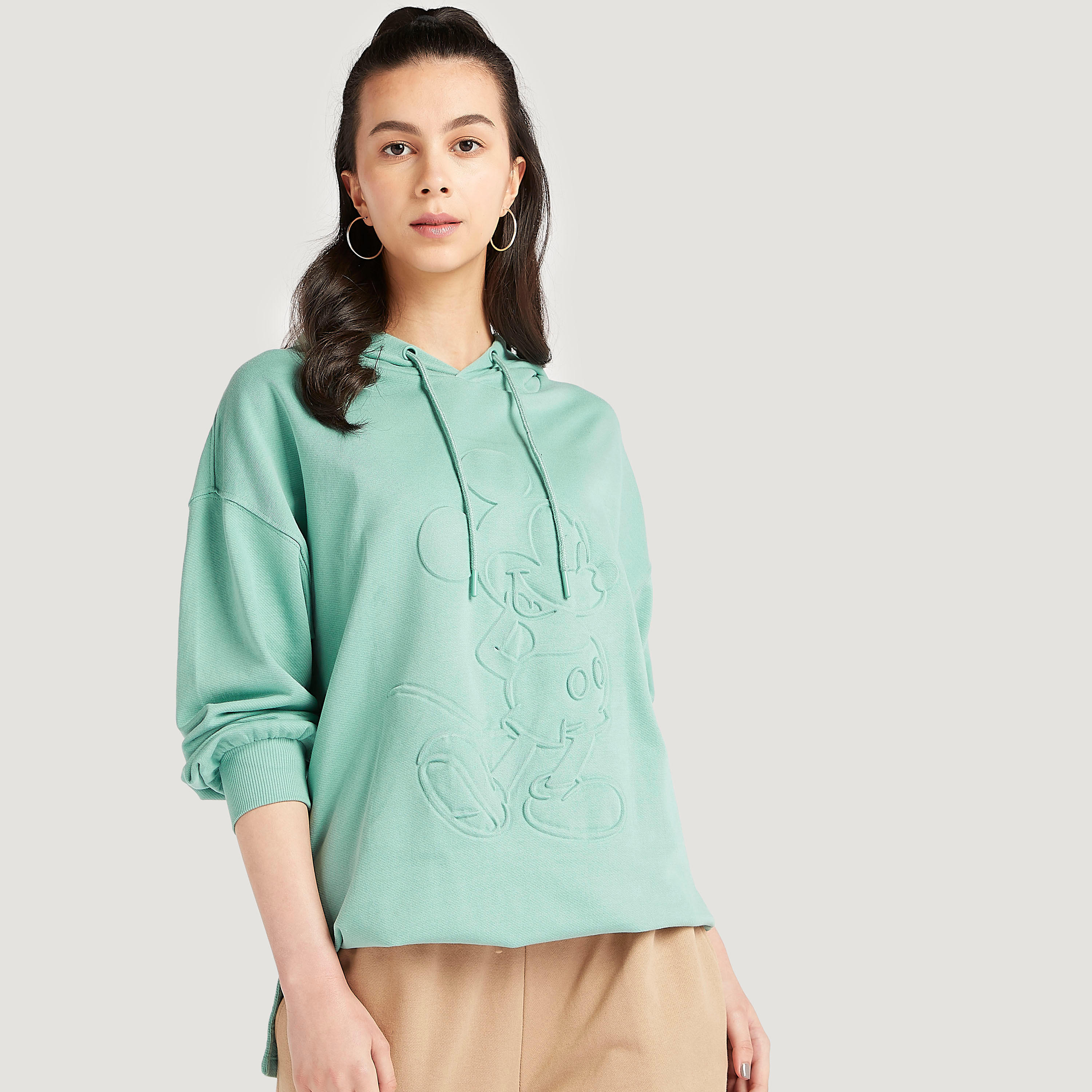 هودي بارز الملمس بأكمام طويلة وطبعات ميكي ماوس-women-winterwear-hoodiesandsweatshirts-hoodies-image-1
