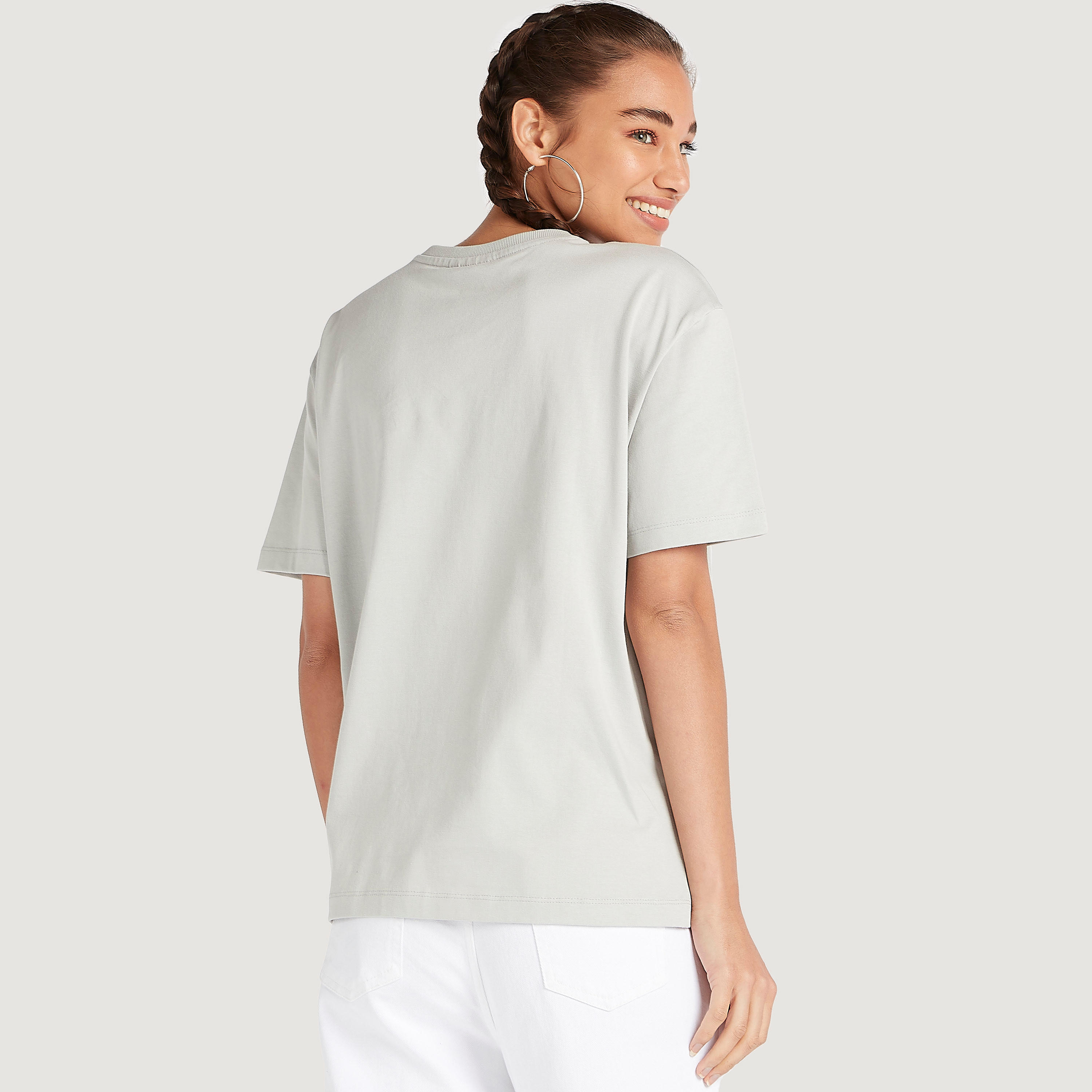 تيشيرت بياقة ضيّقة وأكمام قصيرة بطبعات ديسي دك-women-clothing-tshirts-image-4