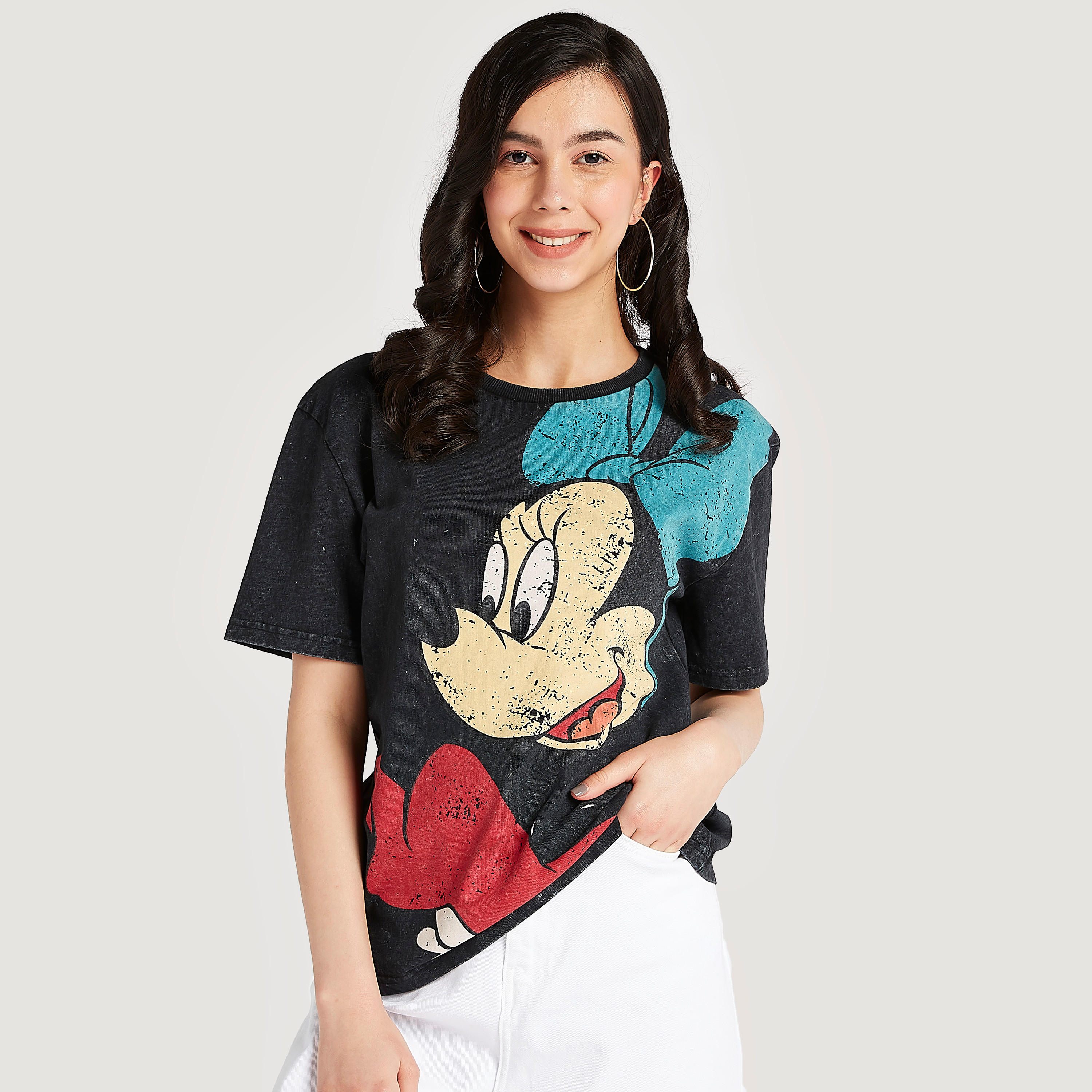 تيشيرت بياقة ضيّقة وأكمام قصيرة وطبعات ميني ماوس-women-clothing-tshirts-image-1