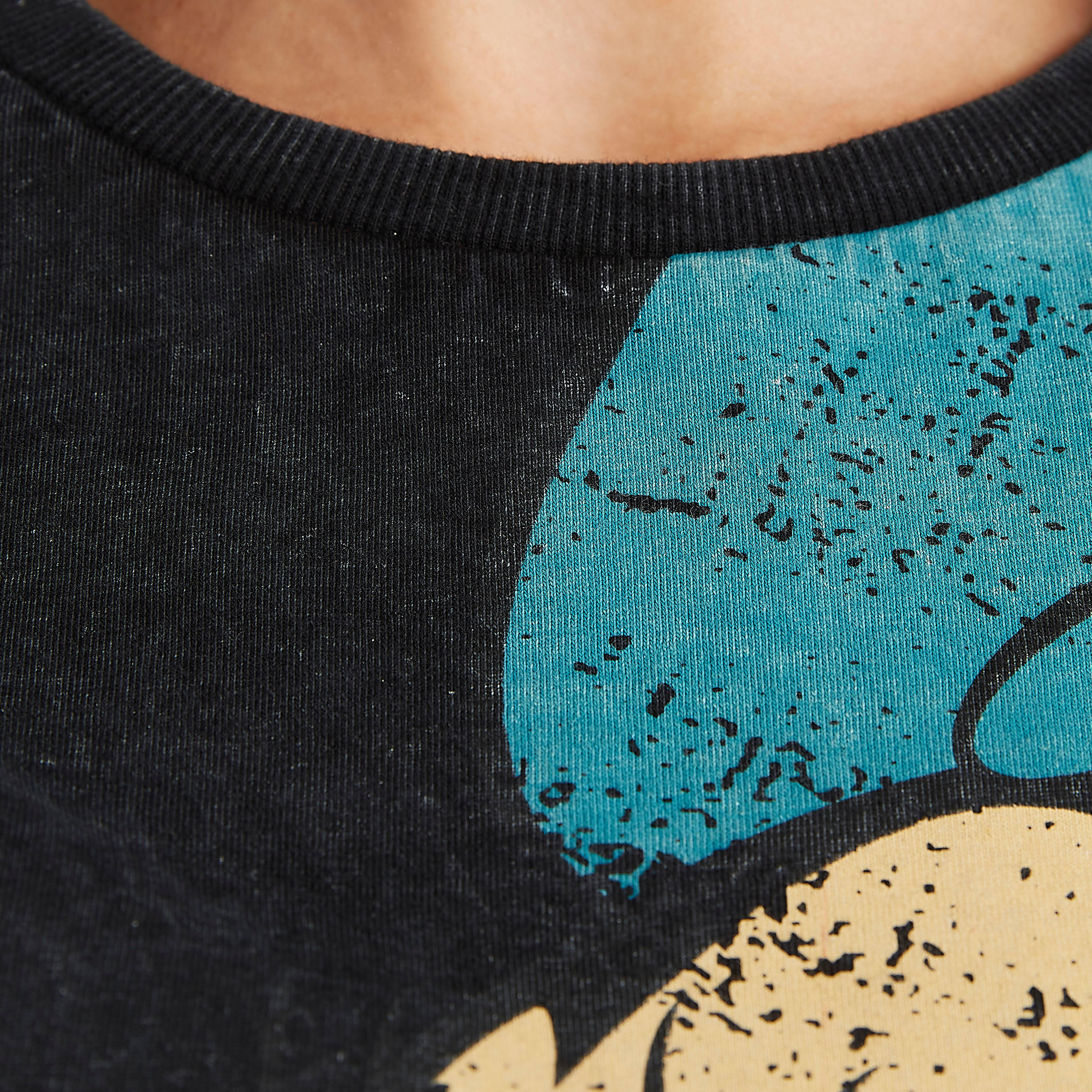 تيشيرت بياقة ضيّقة وأكمام قصيرة وطبعات ميني ماوس-women-clothing-tshirts-image-5