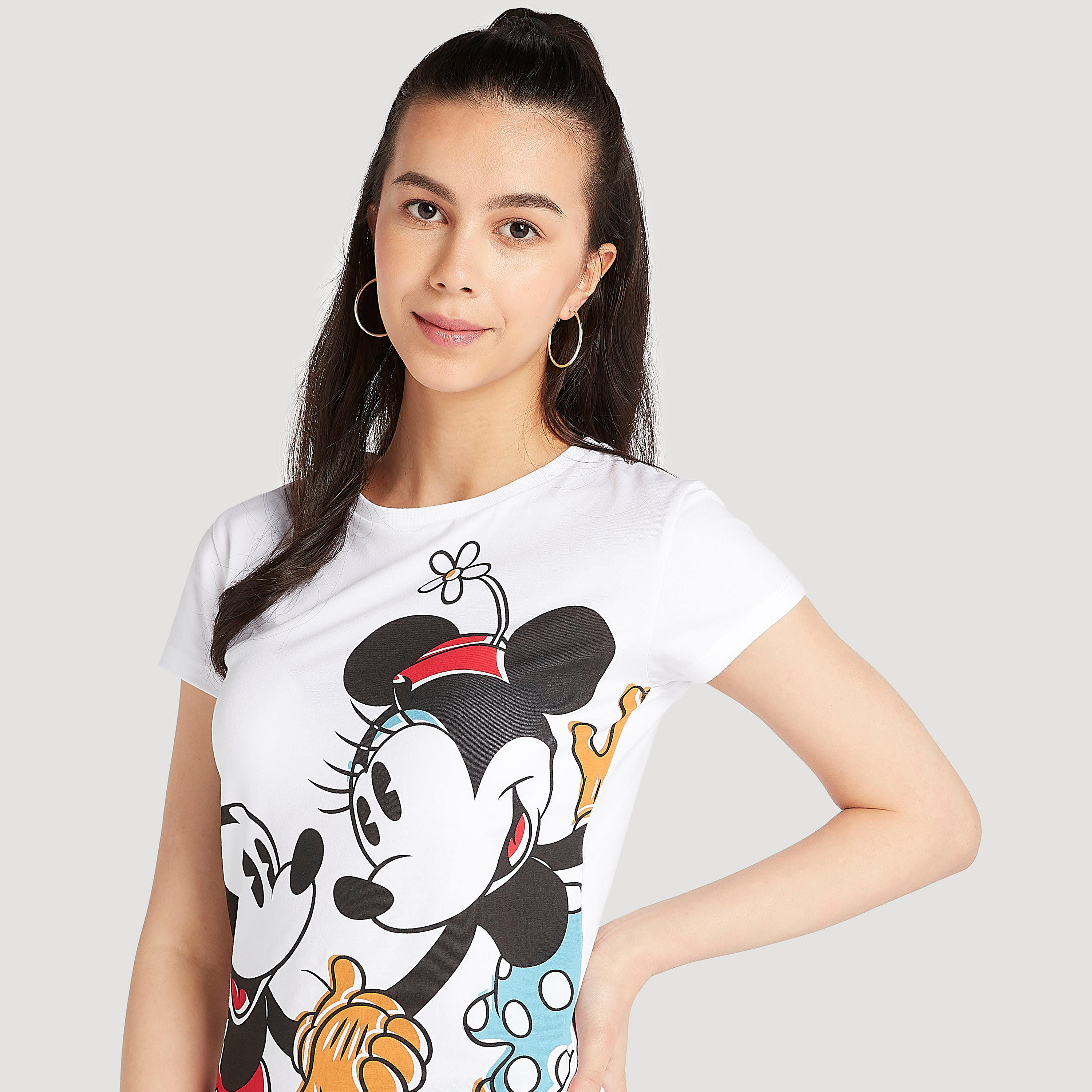 تيشيرت بياقة ضيّقة وأكمام كاب وطبعات ميكي وميني  ماوس-women-clothing-tshirts-image-3