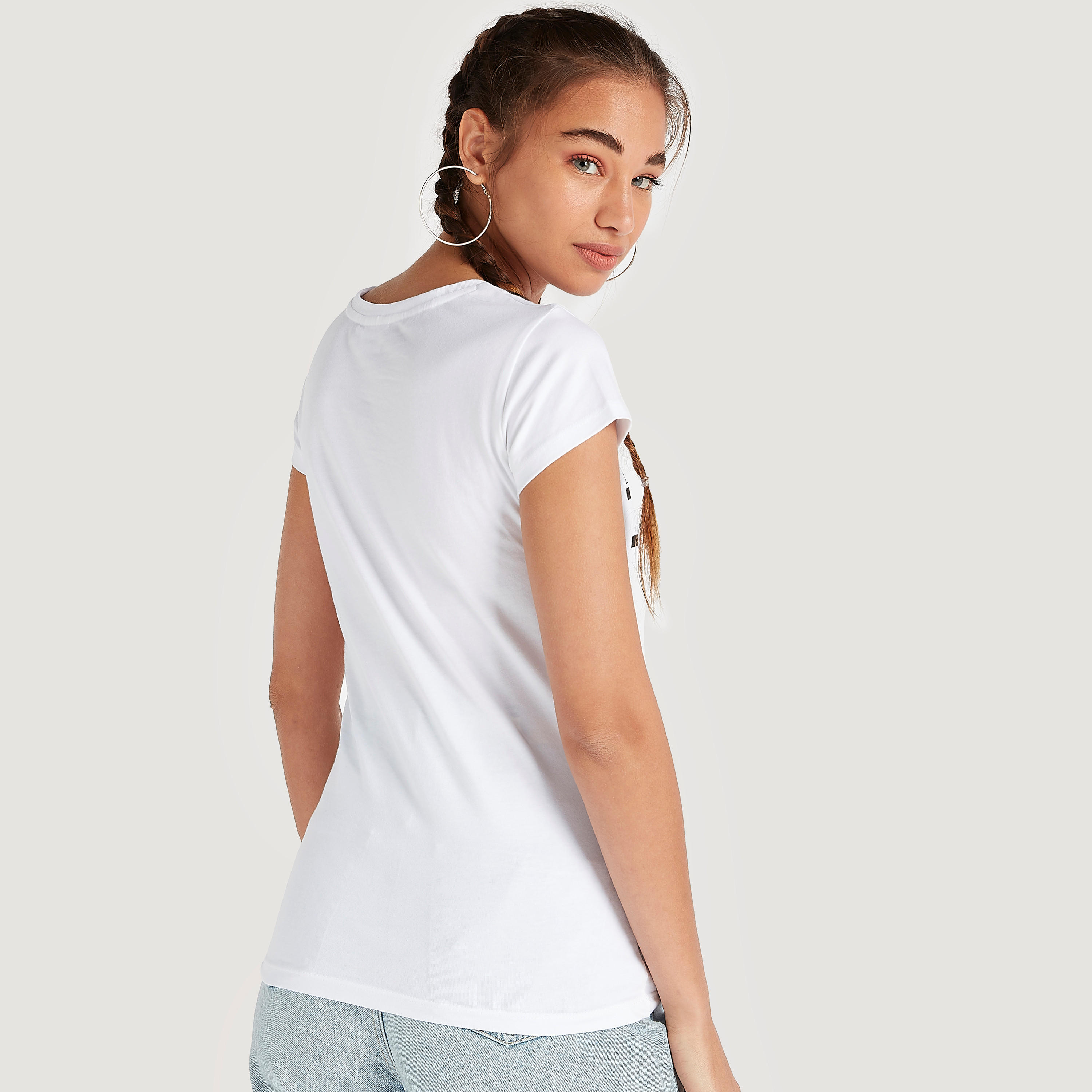 تيشيرت بياقة ضيّقة وأكمام كاب وطبعات من جوفي-women-clothing-tshirts-image-4