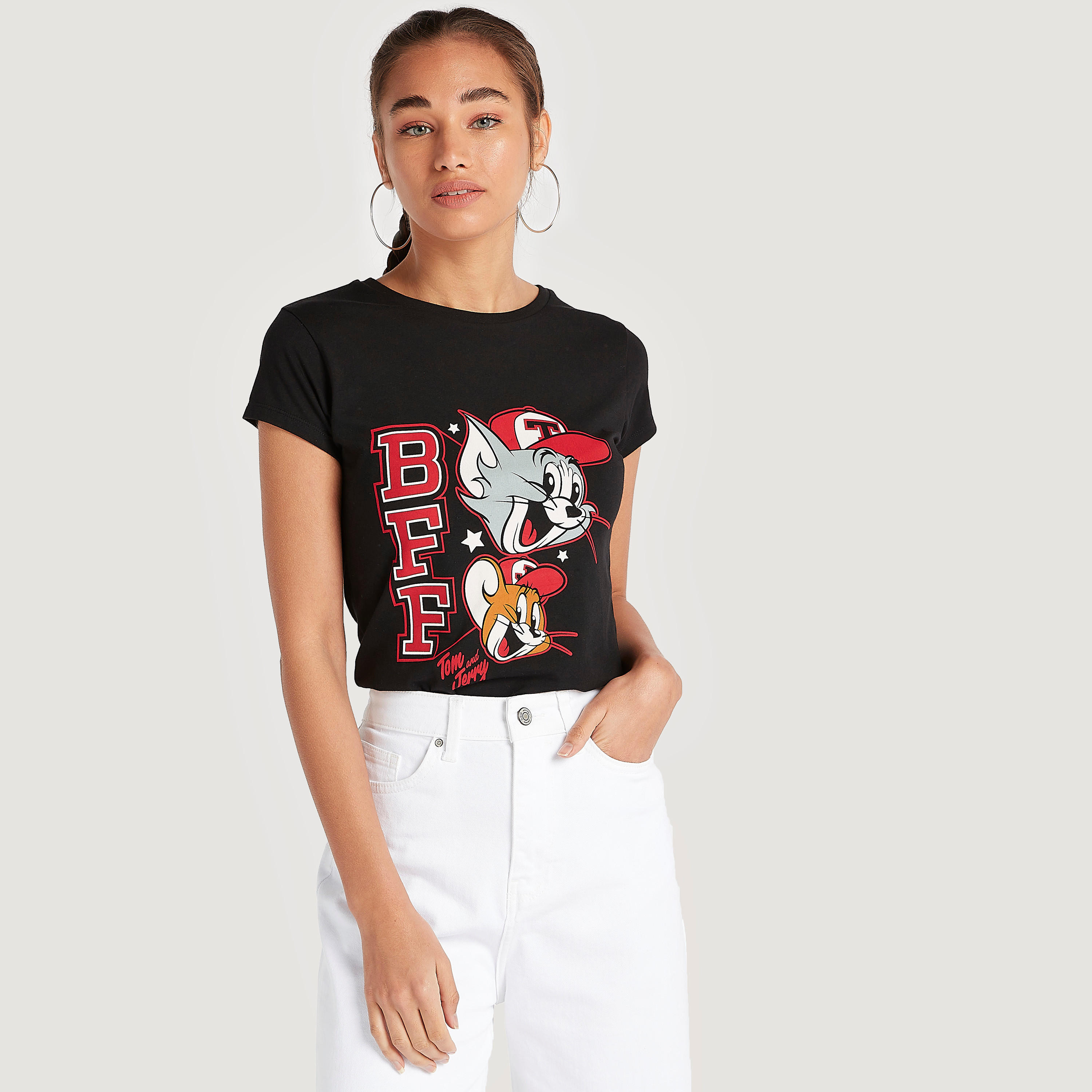 تيشيرت بياقة ضيقة وأكمام كاب وطبعات توم أند جيري-women-clothing-tshirts-image-1
